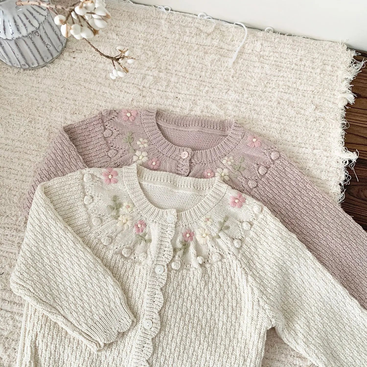 -ベビーキッズカーディガン フラワー刺繍ニットジャケット 2カラー - mamahalo shop - カーディガン・パーカー -  べビー服 - 子供服 - 男の子 - 女の子