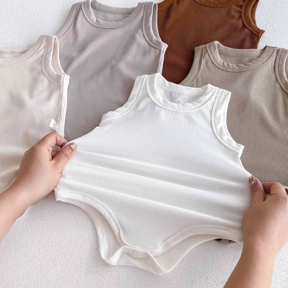 -ベビーロンパース ノースリーブ タンクボディスーツ シンプルベーシック 5カラー【mh0004471】 - mamahalo shop - ノースリーブロンパース -  べビー服 - 子供服 - 男の子 - 女の子