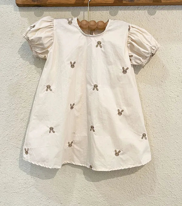 -キッズワンピース 半袖パフスリーブ うさぎバニー刺繍 ベージュ - mamahalo shop - 半袖ワンピース -  べビー服 - 子供服 - 男の子 - 女の子