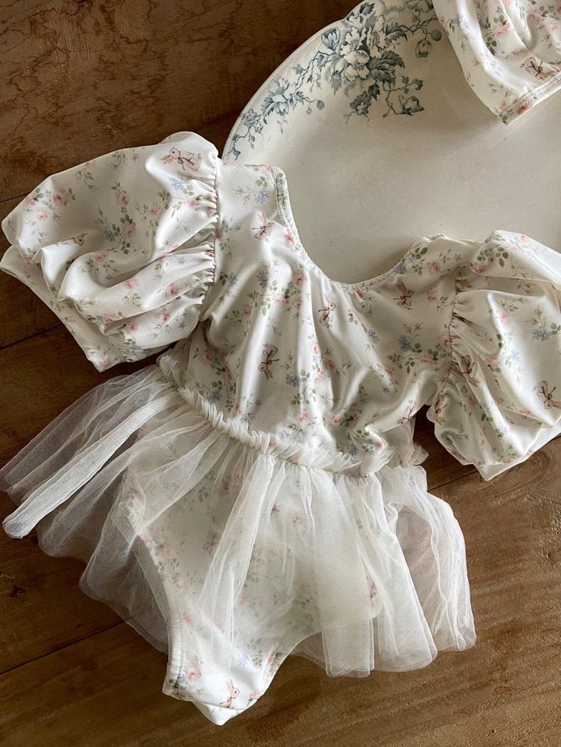 -ベビー 水着 フラワー 花柄 ハート チュチュ チュール 半袖 パフスリーブ ワンピース スイムウェア 帽子 セット 3デザイン ガールズ【mh0002288】 - mamahalo shop - ベビー用水着 -  べビー服 - 子供服 - 男の子 - 女の子