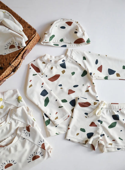 -キッズ水着 ボーイズ 半袖長袖 セパレートラッシュガード  スイムウェア スイミングウェア 帽子セット【mh0004294】 - mamahalo shop - ベビー用水着 -  べビー服 - 子供服 - 男の子 - 女の子