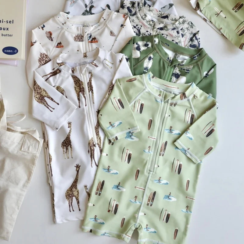 -キッズ水着 ボーイズ 長袖ジップアップつなぎ ワンピース+帽子セット アニマルプリント スイムウェア【mh0005992】 - mamahalo shop - ベビー用水着 -  べビー服 - 子供服 - 男の子 - 女の子