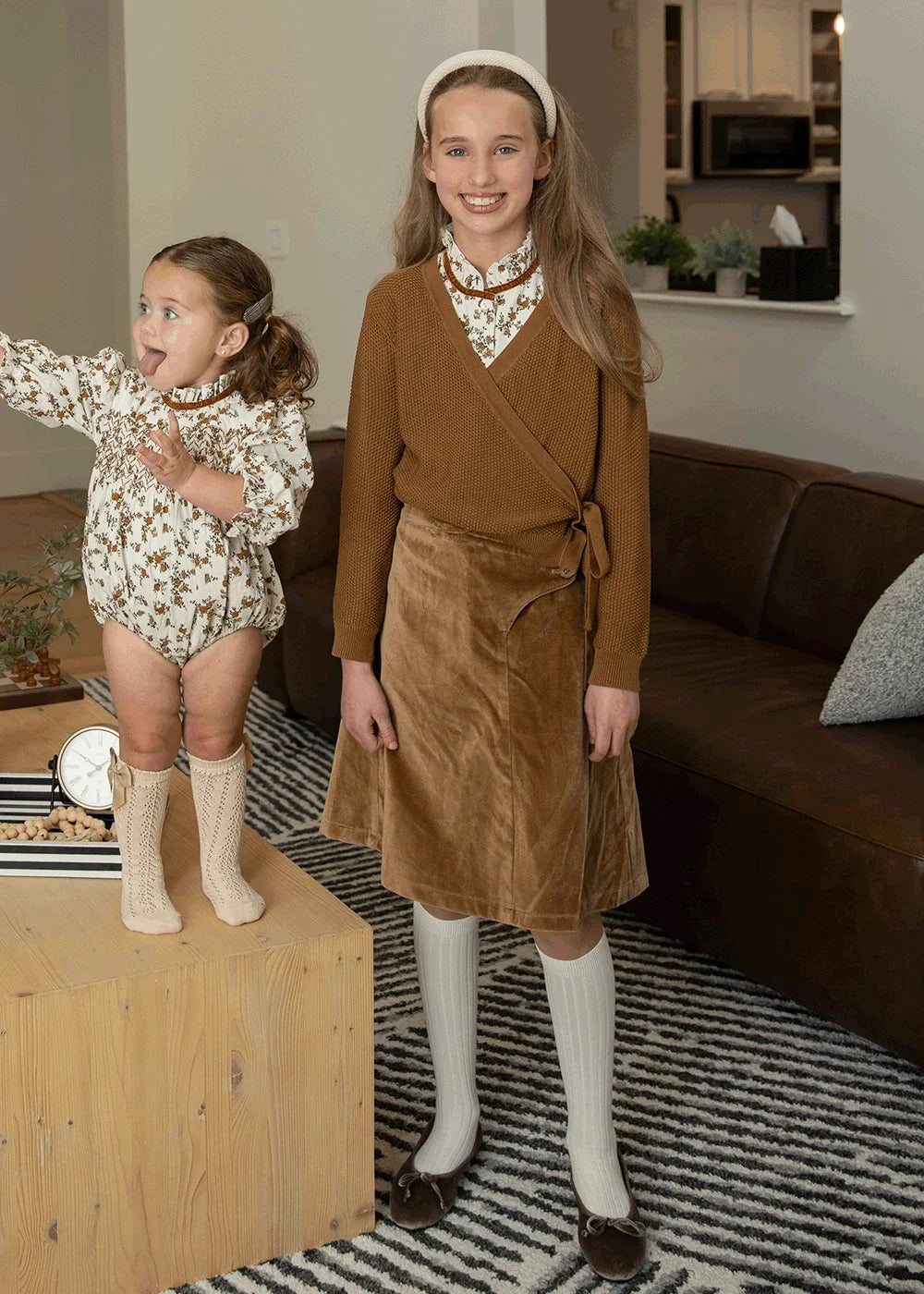 -ベビーキッズジュニア フラワー花柄 長袖ワンピース 長袖ロンパース ジャケット カシュクールニットセーター ポロシャツ サスペンダーパンツ ロングパンツ リンクコーデ お出かけ 兄弟姉妹 お揃いコーデ - mamahalo shop - 長袖ロンパース -  べビー服 - 子供服 - 男の子 - 女の子