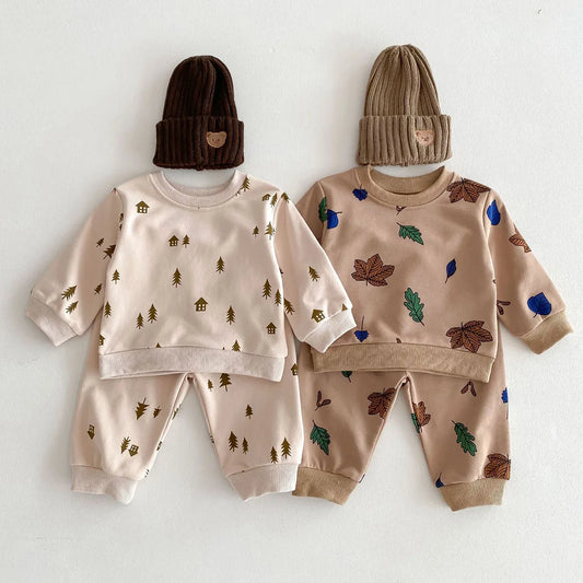 -ベビーセットアップ 2点セット ツリー ハウス リーフ 木 家 葉 プリント柄 スウェットシャツ スウェットパンツ ベージュ ブラウン 2カラー - mamahalo shop - 長袖セットアップ -  べビー服 - 子供服 - 男の子 - 女の子