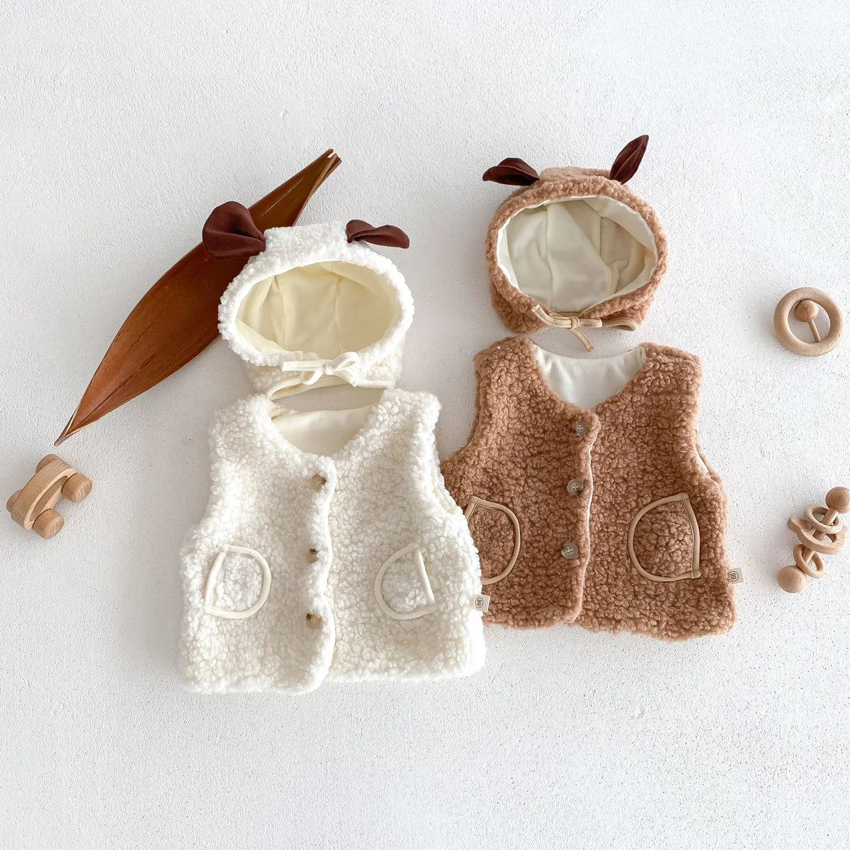 -ベビーアウター ボアフリース もこもこベスト 耳付き帽子セット コーヒー ホワイト 2カラー - mamahalo shop - ベスト -  べビー服 - 子供服 - 男の子 - 女の子