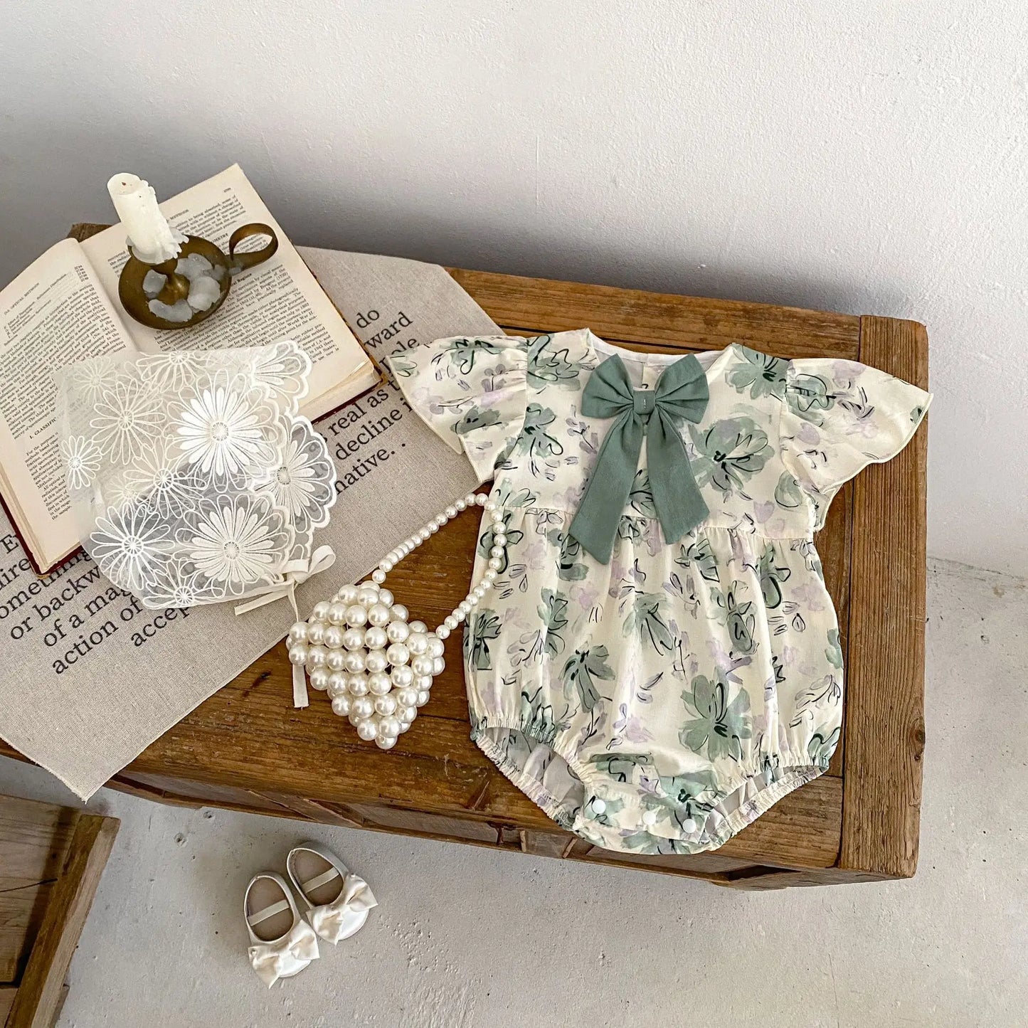 -ベビーロンパース 半袖フリルスリーブボディスーツ リボン フラワー花柄プリント【mh0004642】 - mamahalo shop - 半袖ロンパース -  べビー服 - 子供服 - 男の子 - 女の子