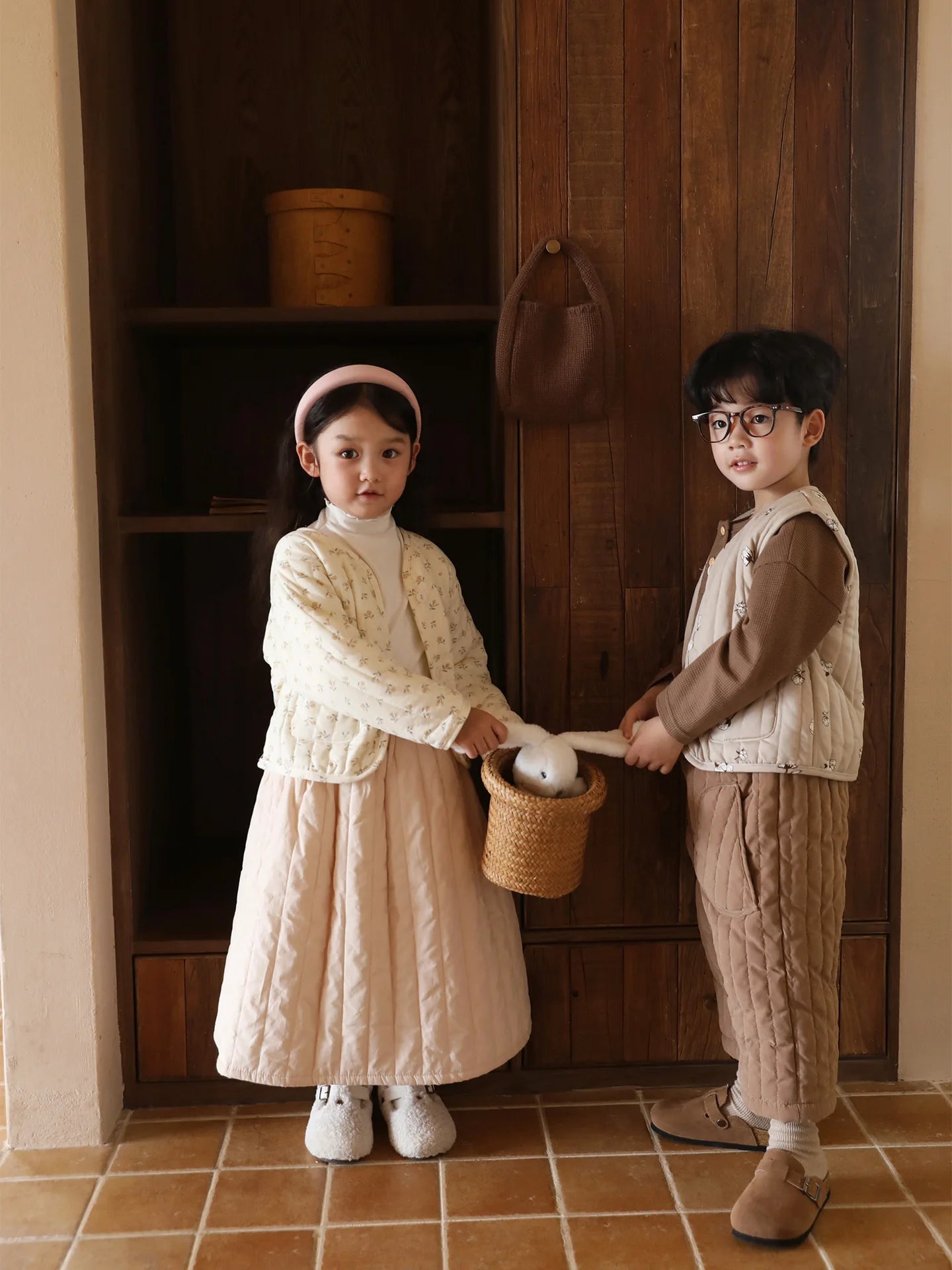 -キッズベスト キルティングフラワープリントフリルベスト 2デザイン - mamahalo shop - ベスト -  べビー服 - 子供服 - 男の子 - 女の子