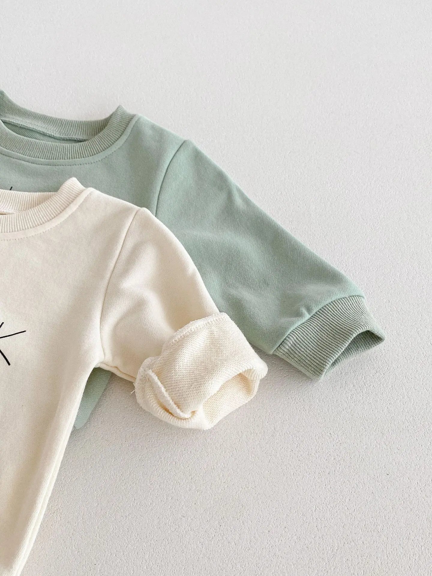 -ベビーキッズセットアップ 2点セット スウェットシャツ+スウェットパンツ レターロゴプリント 2カラー【mh0006441】 - mamahalo shop - 長袖セットアップ -  べビー服 - 子供服 - 男の子 - 女の子