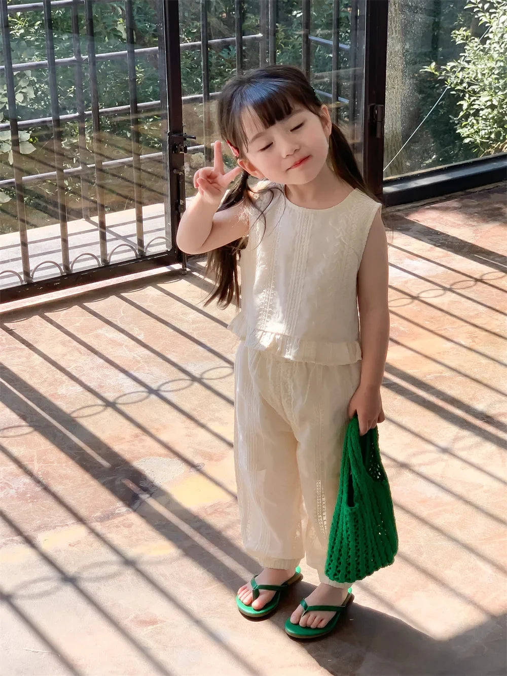 -キッズセットアップ 2点セット バックオープンノースリーブブラウス+ルーズロングパンツ レース刺繍【mh0005730】 - mamahalo shop - ノースリーブセットアップ -  べビー服 - 子供服 - 男の子 - 女の子