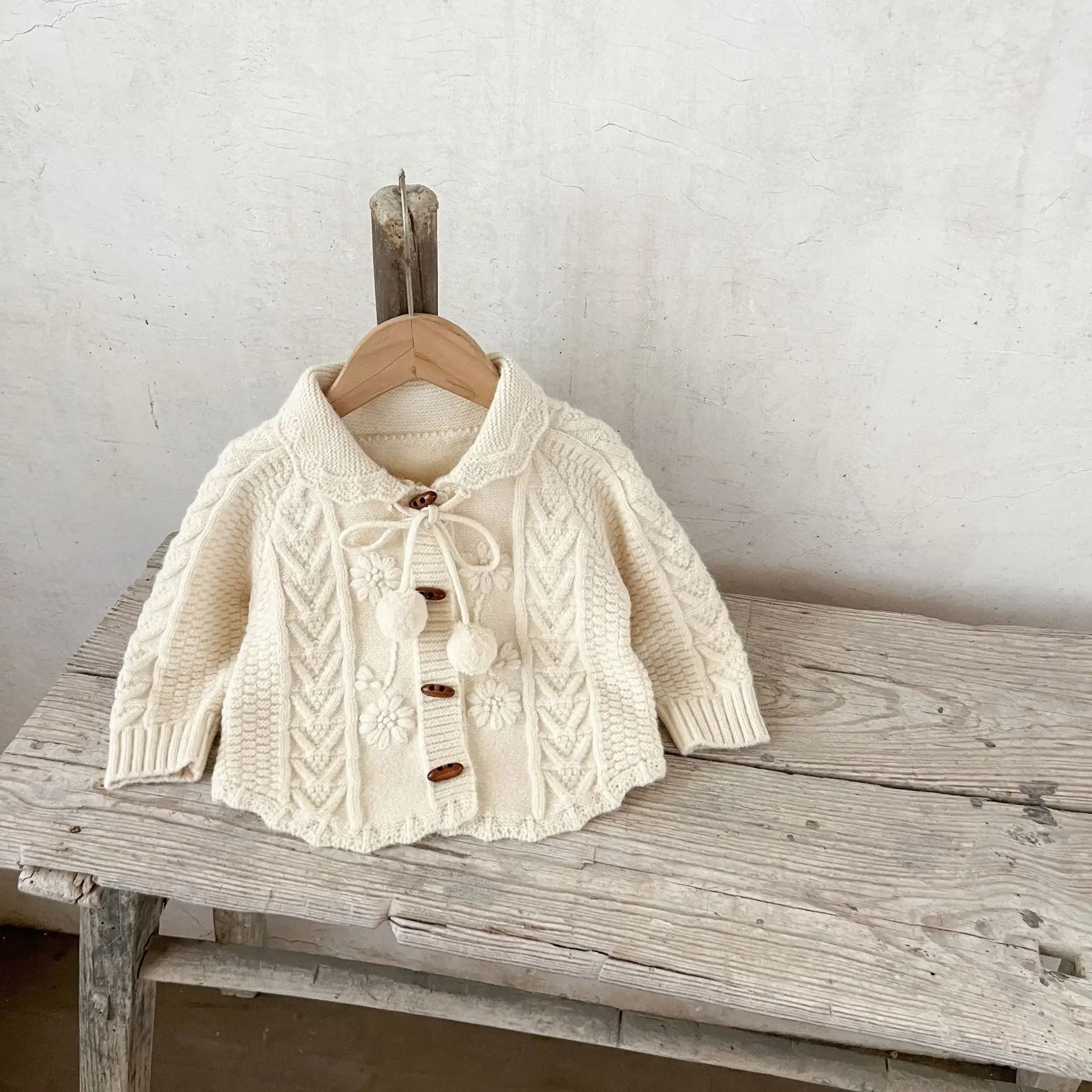 -ベビーキッズカーディガン アラン編みケーブルニットぽんぽん付きニットジャケット 4カラー - mamahalo shop - カーディガン・パーカー -  べビー服 - 子供服 - 男の子 - 女の子