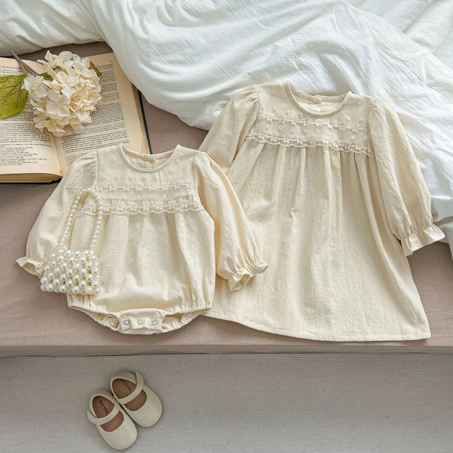 -ベビーロンパース/キッズワンピース レースフラワー長袖ボディスーツ/ワンピース リンクコーデ 姉妹 お揃いコーデ - mamahalo shop - 長袖ロンパース -  べビー服 - 子供服 - 男の子 - 女の子