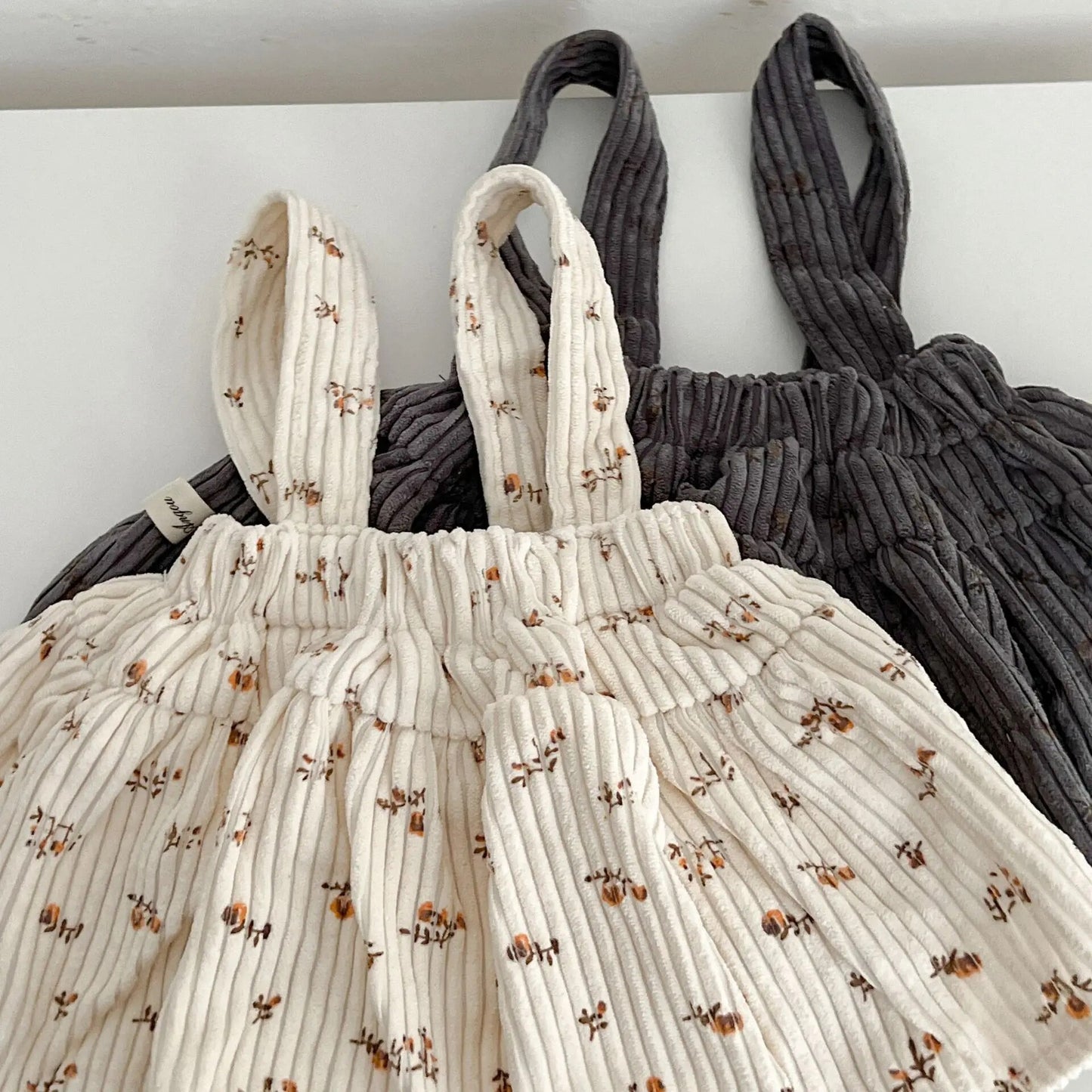 -ベビーサスペンダースカート パンツインスカート ブルマ コーデュロイ 長袖ブラウス グレー アプリコット 2カラー ガールズ 女の子 子供服 - mamahalo shop - ブルマパンツ -  べビー服 - 子供服 - 男の子 - 女の子