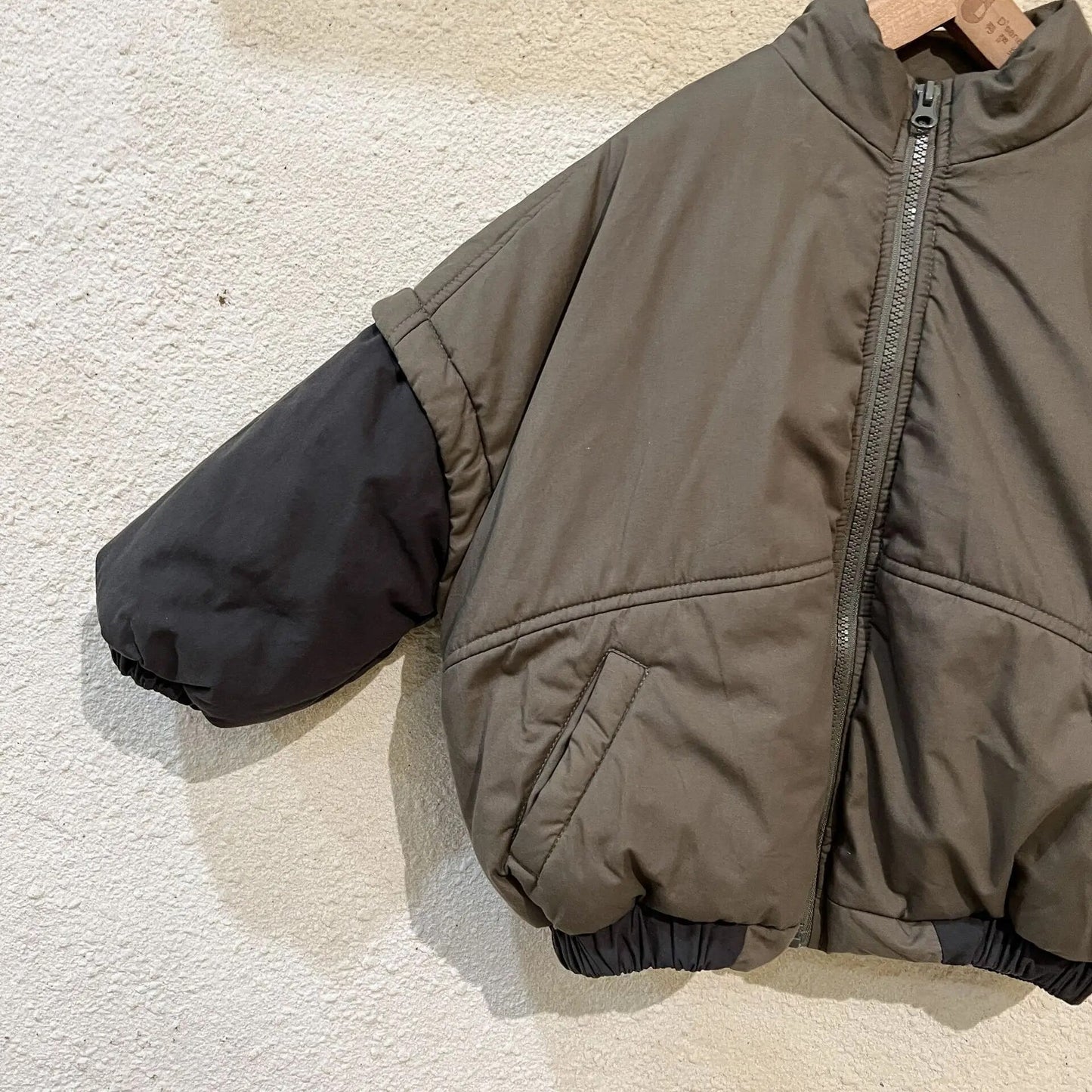 -キッズアウター ジャケット コート パッチワーク 裏フリース アーミーグリーン アプリコット 2カラー ボーイズ 男の子 子供服 - mamahalo shop - ショートコート・ジャケット・ジャンパー -  べビー服 - 子供服 - 男の子 - 女の子