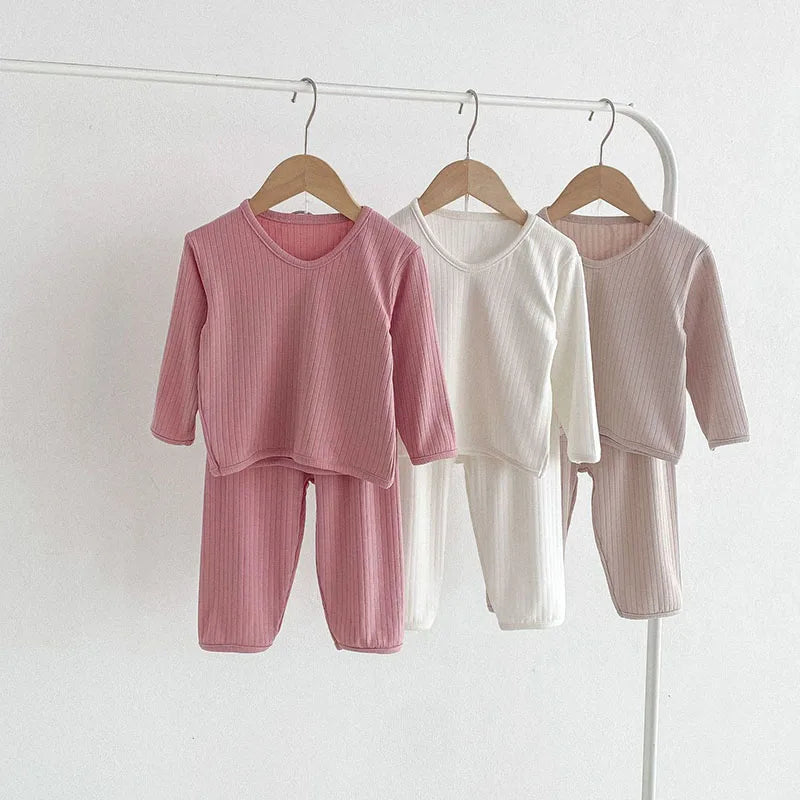 -ベビーセットアップ 2点セット 長袖パジャマセット Vネック長袖Tシャツ+ロングパンツ シンプルベーシック ルームウェア 3カラー【mh0006452】 - mamahalo shop - 長袖パジャマ -  べビー服 - 子供服 - 男の子 - 女の子