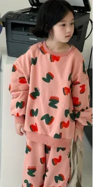 -キッズセットアップ 2点セット ロゴプリント柄スウェットシャツ+スウェットパンツ 2カラー【mh0007137】 - mamahalo shop - 長袖セットアップ -  べビー服 - 子供服 - 男の子 - 女の子