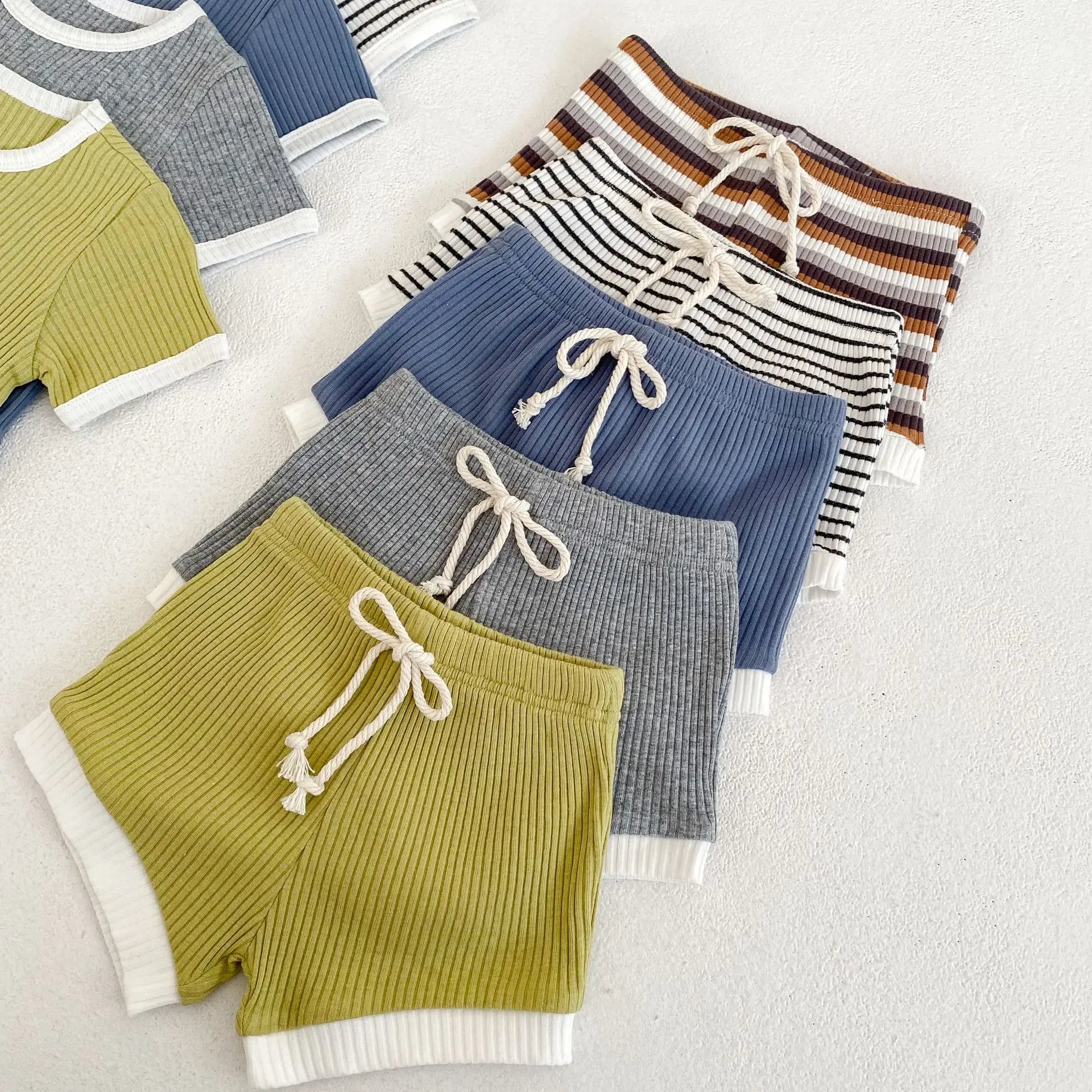 -ベビーセットアップ 2点セット 半袖Tシャツ+ショートパンツ シンプルベーシック 無地/ボーダー 5カラー - mamahalo shop - 半袖セットアップ -  べビー服 - 子供服 - 男の子 - 女の子