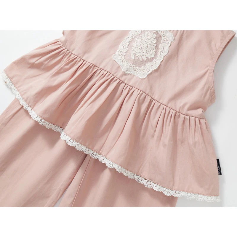 -キッズセットアップ 2点セットアップ ノースリーブペプラムブラウス+ルーズロングパンツ レース刺繍 お出かけ ピンク【mh0005731】 - mamahalo shop - ノースリーブセットアップ -  べビー服 - 子供服 - 男の子 - 女の子