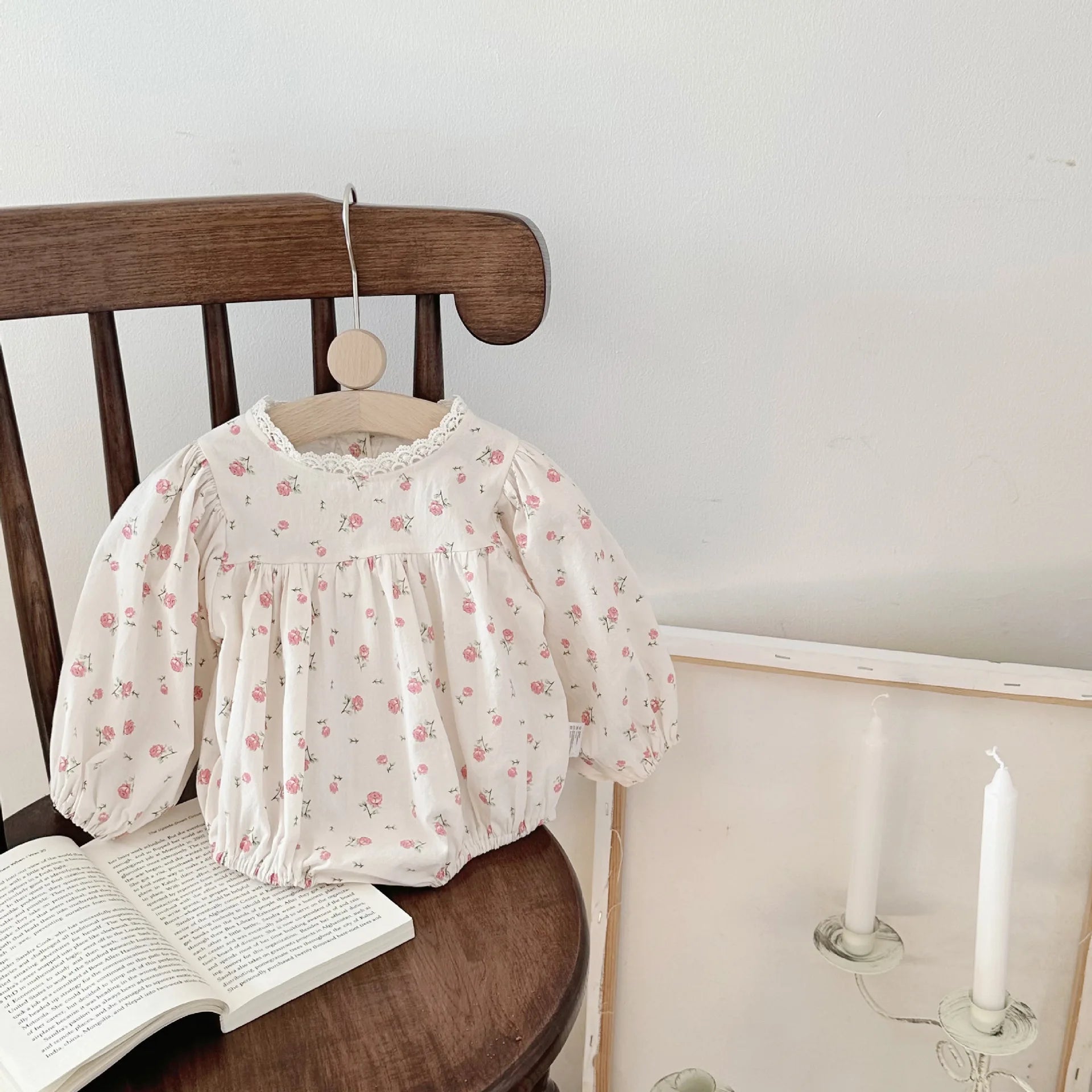 -ベビーロンパース 長袖ボディスーツ フラワー小花柄プリント レース【mh0004814】 - mamahalo shop - 長袖ロンパース -  べビー服 - 子供服 - 男の子 - 女の子