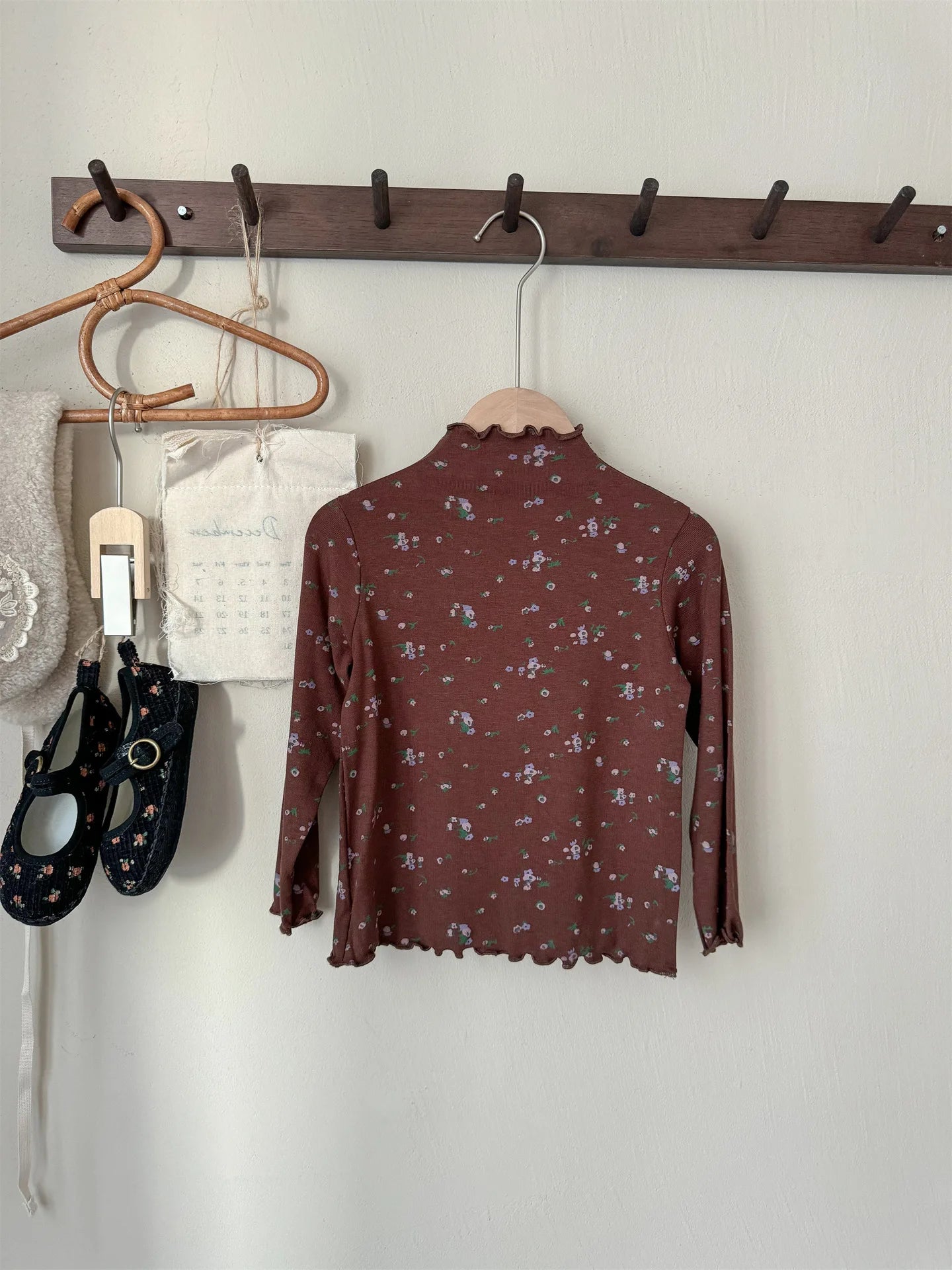 -キッズトップス フリルボトルネックフラワープリント長袖Tシャツ 5カラー【mh0007159】 - mamahalo shop - 長袖Tシャツ -  べビー服 - 子供服 - 男の子 - 女の子