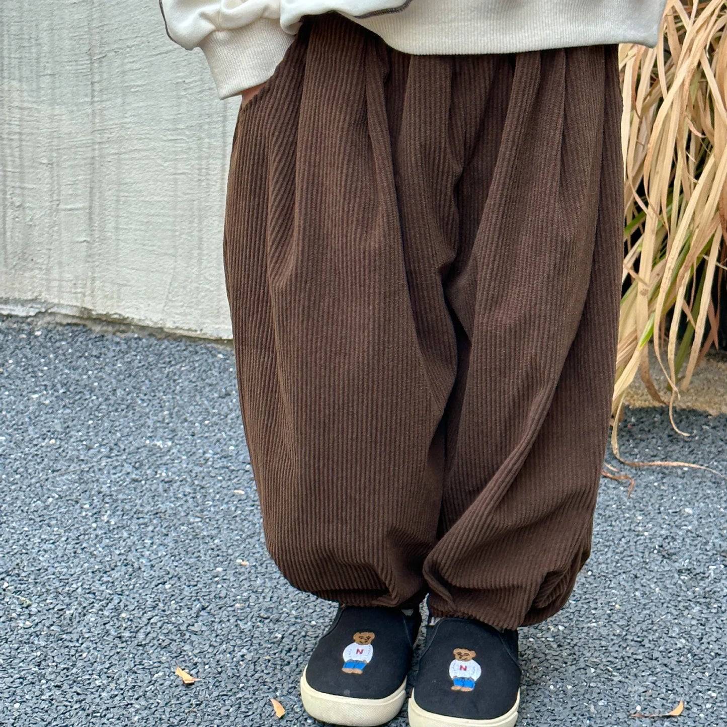 -キッズパンツ コーデュロイルーズロングバルーンパンツ 2カラー【mh0006707】 - mamahalo shop - ロングパンツ・スウェットパンツ -  べビー服 - 子供服 - 男の子 - 女の子