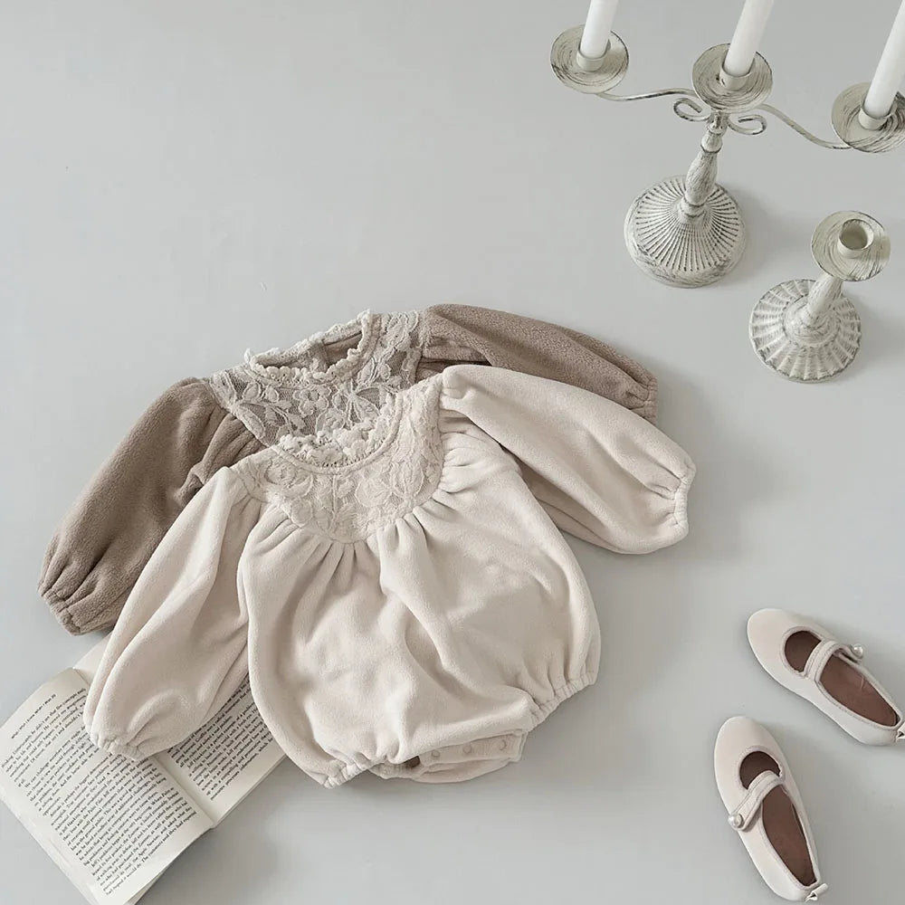 -ベビーロンパース フリース 刺繍レース 長袖ボディスーツ お出かけ 2カラー - mamahalo shop - 長袖ロンパース -  べビー服 - 子供服 - 男の子 - 女の子