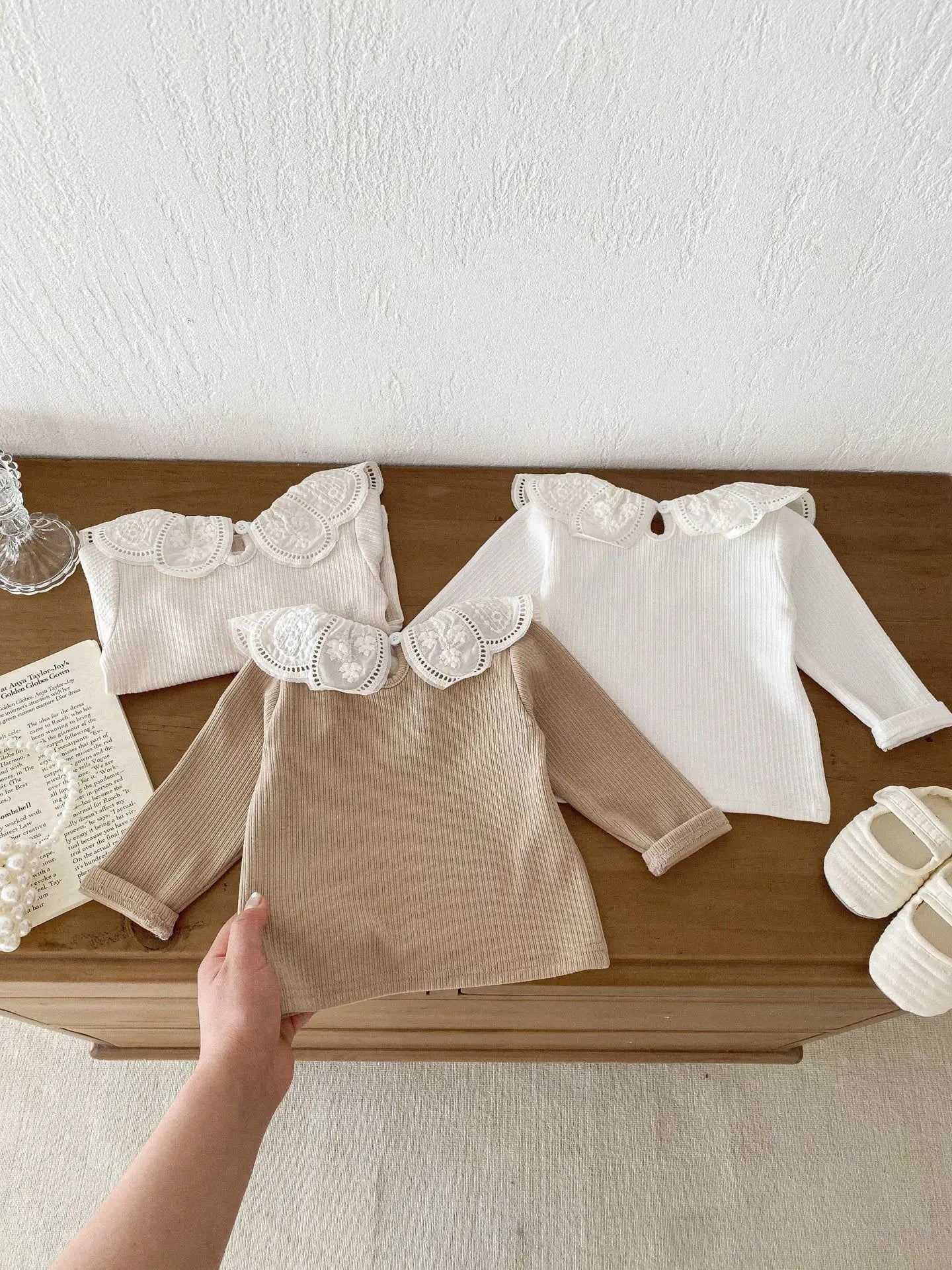 -ベビートップス 長袖Tシャツ フラワーレース襟 3カラー【mh0006370】 - mamahalo shop - 長袖Tシャツ -  べビー服 - 子供服 - 男の子 - 女の子