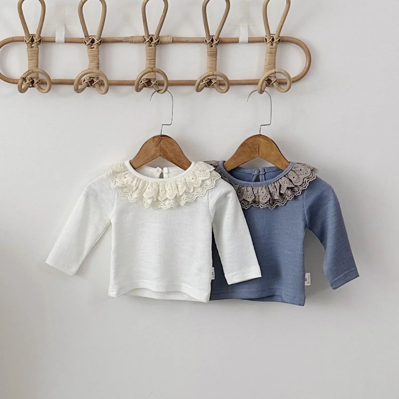 -ベビートップス ボリュームレースラッフル襟長袖カットソーTシャツ 2カラー - mamahalo shop - 長袖Tシャツ -  べビー服 - 子供服 - 男の子 - 女の子