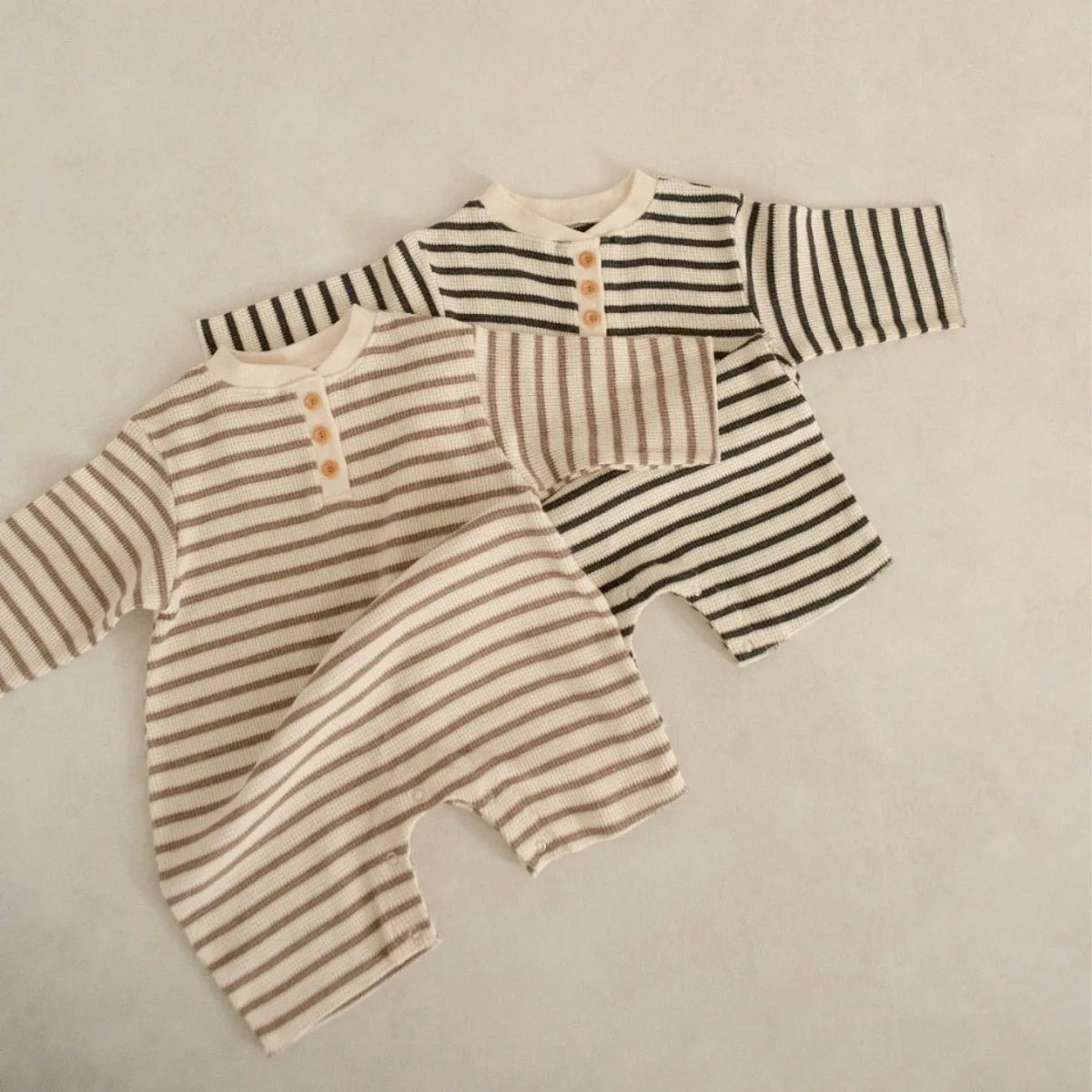 -ベビーロンパース ワッフル 長袖ジャンプスーツ ボーダー柄 帽子セット - mamahalo shop - 長袖ロンパース -  べビー服 - 子供服 - 男の子 - 女の子