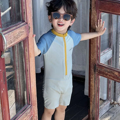 -キッズ水着 半袖ラッシュガード つなぎ ワンピース スイムウェア 恐竜ダイナソープリント【mh0005114】 - mamahalo shop - ベビー用水着 -  べビー服 - 子供服 - 男の子 - 女の子