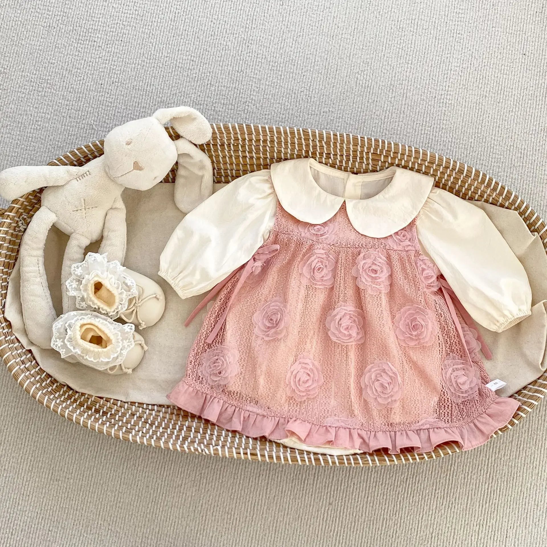 -ベビーセットアップ 2点セット 丸襟長袖ロンパース+ローズレースエプロンノースリーブベストドレスワンピース 2カラー - mamahalo shop - ロンパースセットアップ -  べビー服 - 子供服 - 男の子 - 女の子