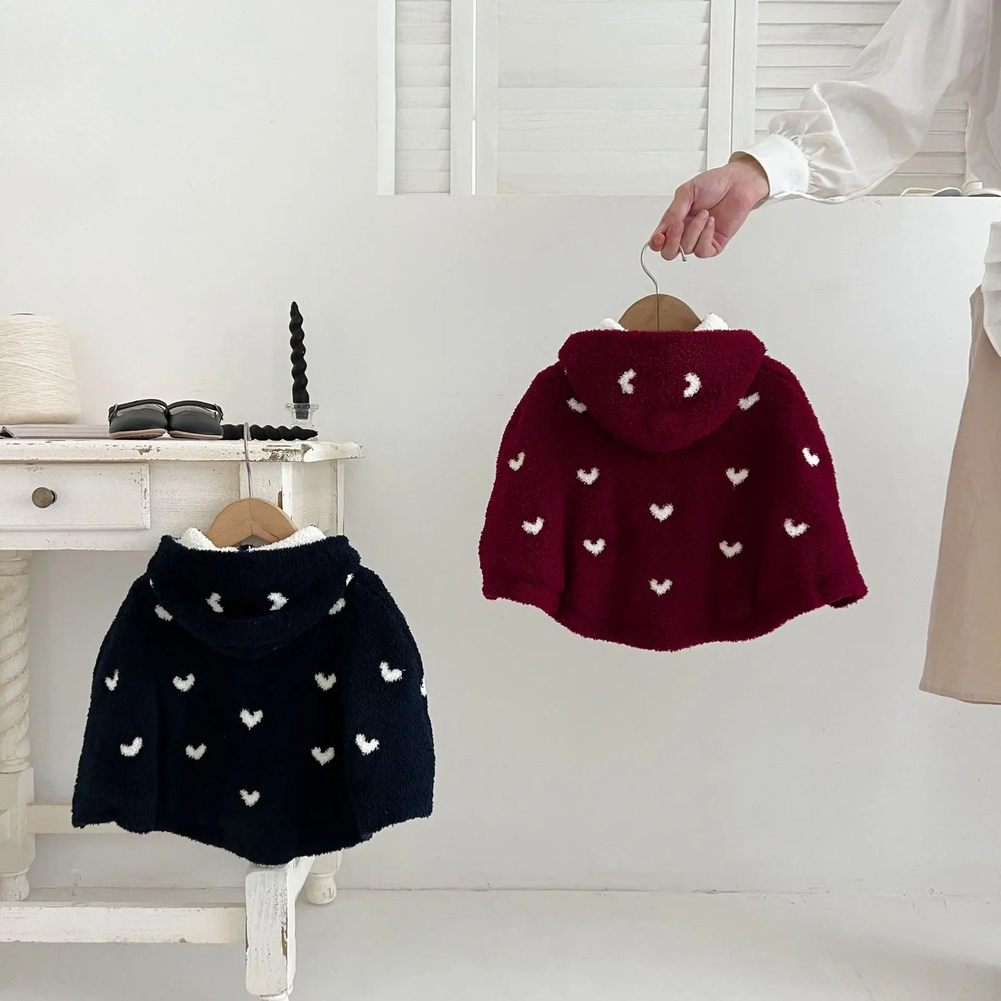 -ベビーアウター ハート柄ニットフーディケープマントポンチョ 2カラー - mamahalo shop - ショートコート・ジャケット・ジャンパー -  べビー服 - 子供服 - 男の子 - 女の子