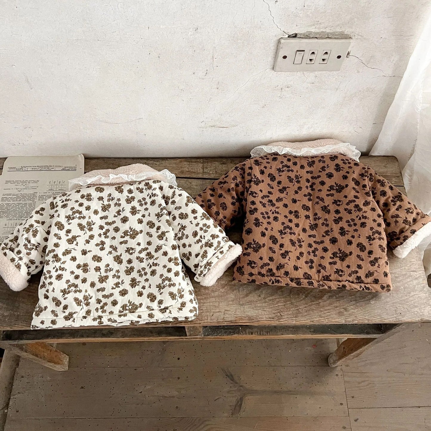 -ベビー ショートコート 裏ボア フラワー 花柄プリント アウター ベージュ ブラウン 2カラー ガールズ 女の子 子供服 - mamahalo shop - ショートコート・ジャケット・ジャンパー -  べビー服 - 子供服 - 男の子 - 女の子