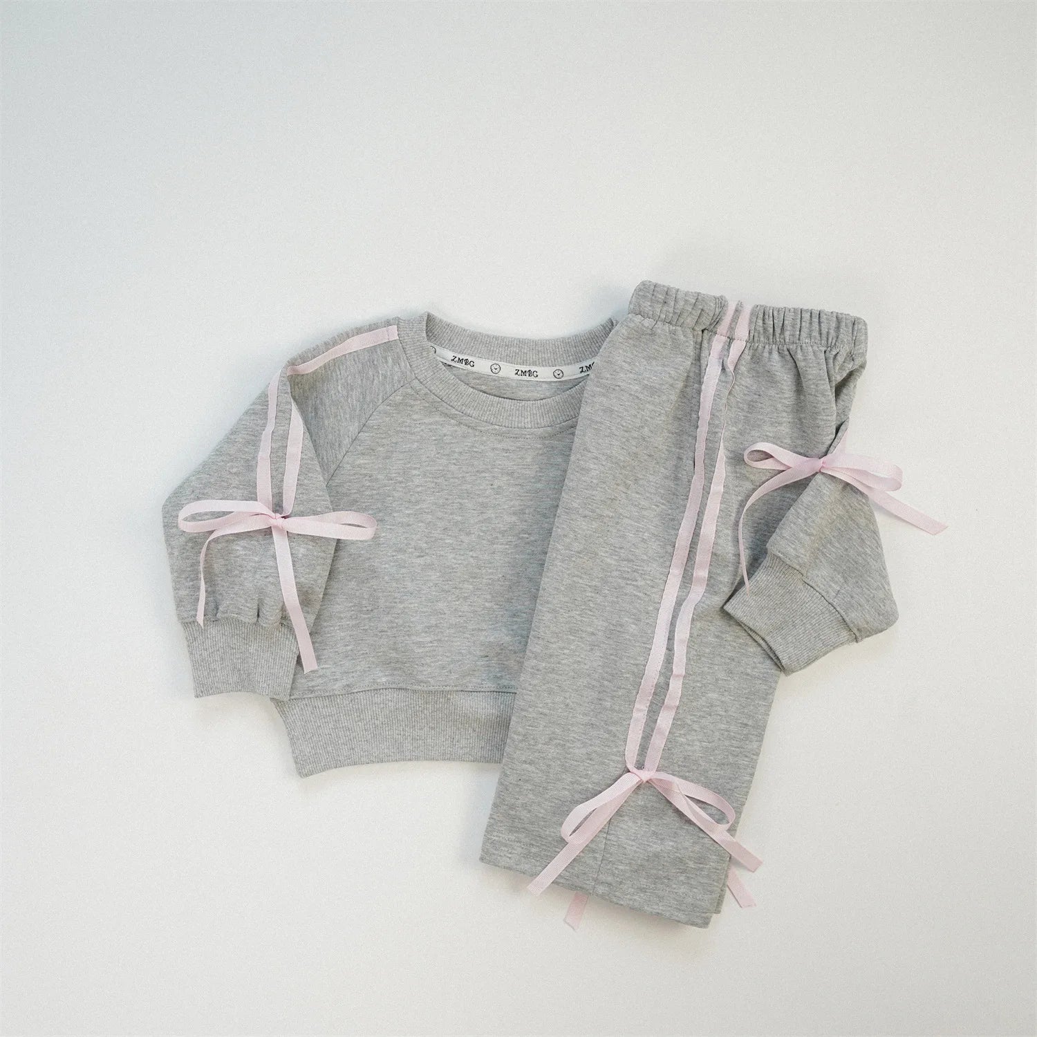 -キッズセットアップ 2点セット スウェット ジャージ リボンライン 長袖スウェットシャツ+ロングパンツ 4カラー【mh0006347】 - mamahalo shop - 長袖セットアップ -  べビー服 - 子供服 - 男の子 - 女の子