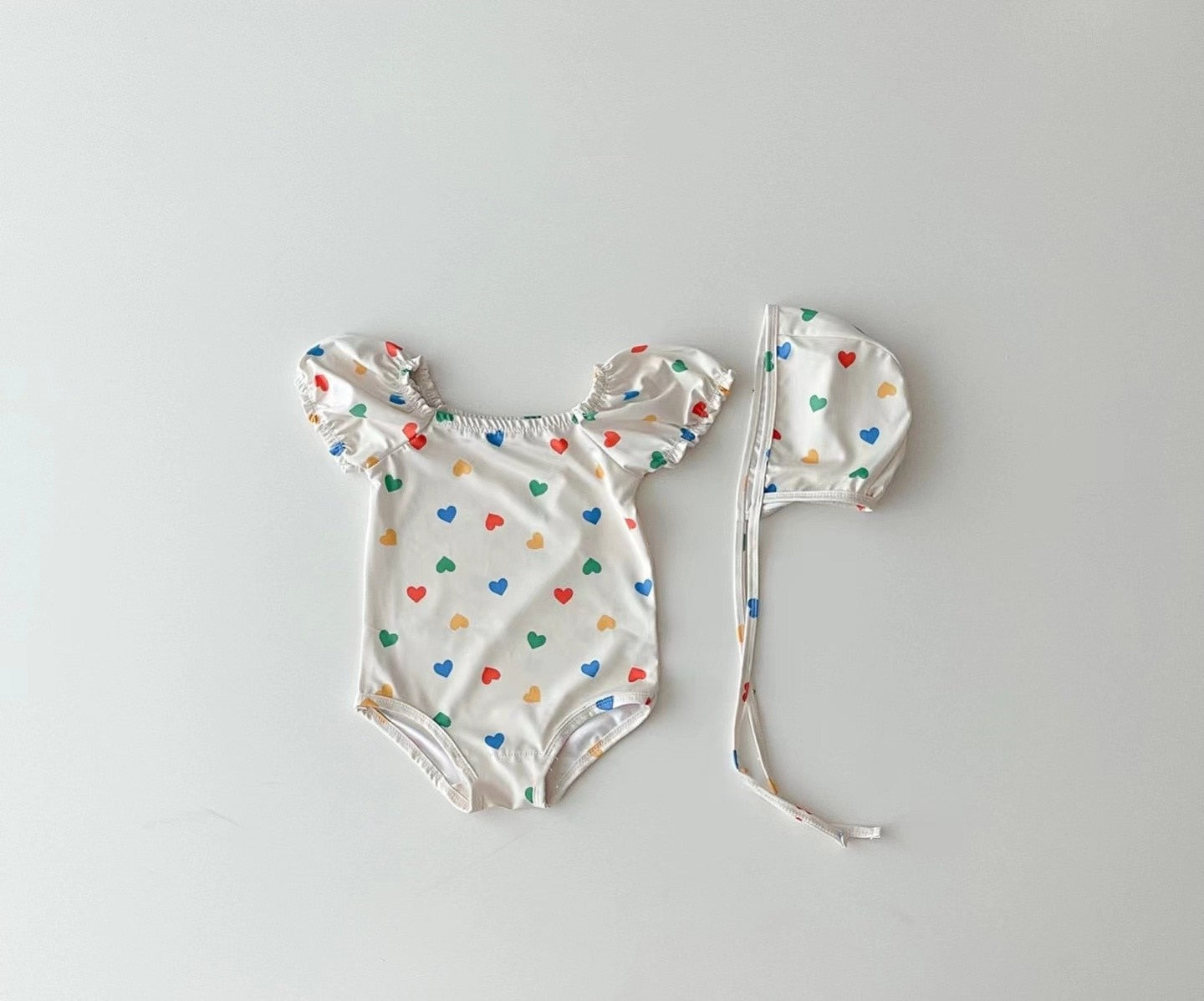 -ベビー 水着 フラワー 花柄 ハート チュチュ チュール 半袖 パフスリーブ ワンピース スイムウェア 帽子 セット 3デザイン ガールズ【mh0002288】 - mamahalo shop - ベビー用水着 -  べビー服 - 子供服 - 男の子 - 女の子