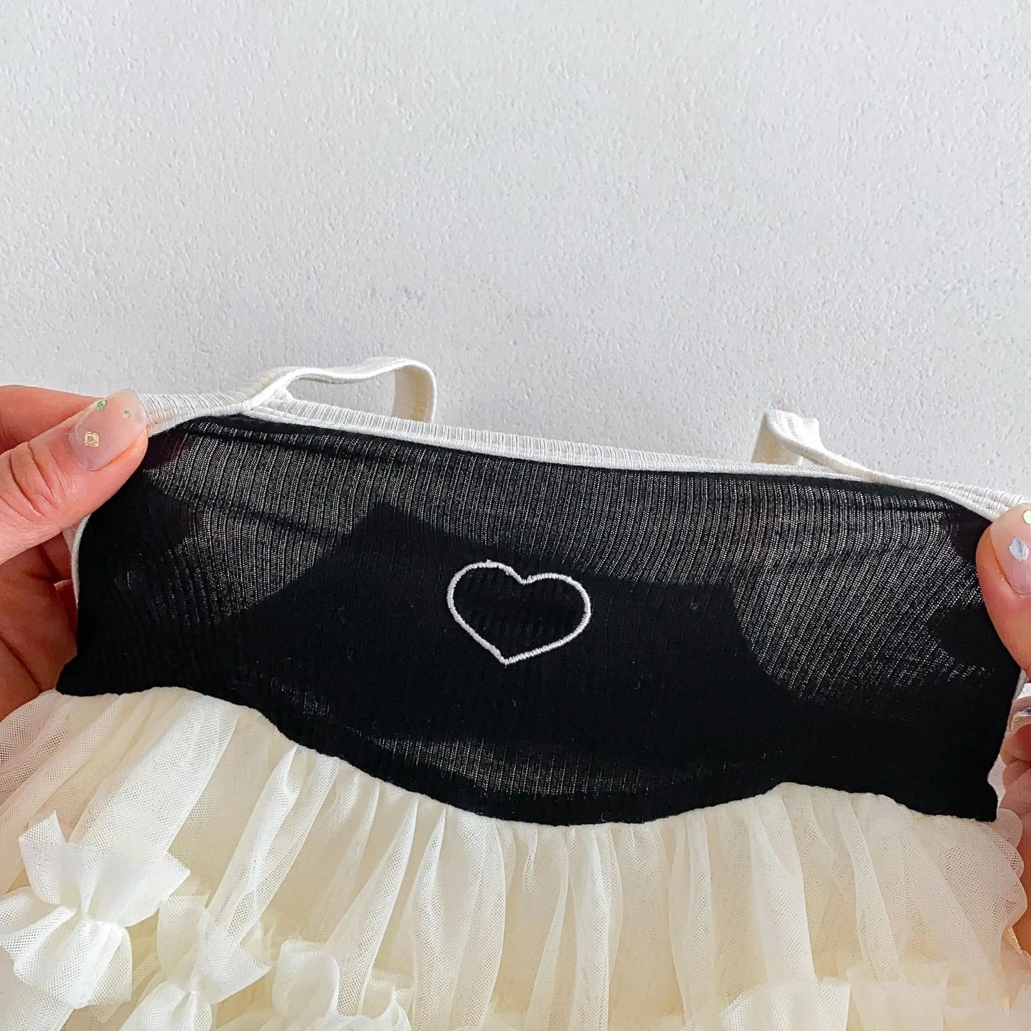 -ベビーロンパース キャミソールボディスーツ ドッキングフリルスカート ハートアクセント - mamahalo shop - ノースリーブロンパース -  べビー服 - 子供服 - 男の子 - 女の子