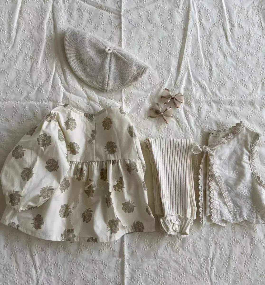 -ベビーセットアップ 2点セット ローズフラワープリント長袖チュニックブラウス+リボン付きブルマパンツ アプリコット【mh0006716】 - mamahalo shop - 長袖セットアップ -  べビー服 - 子供服 - 男の子 - 女の子