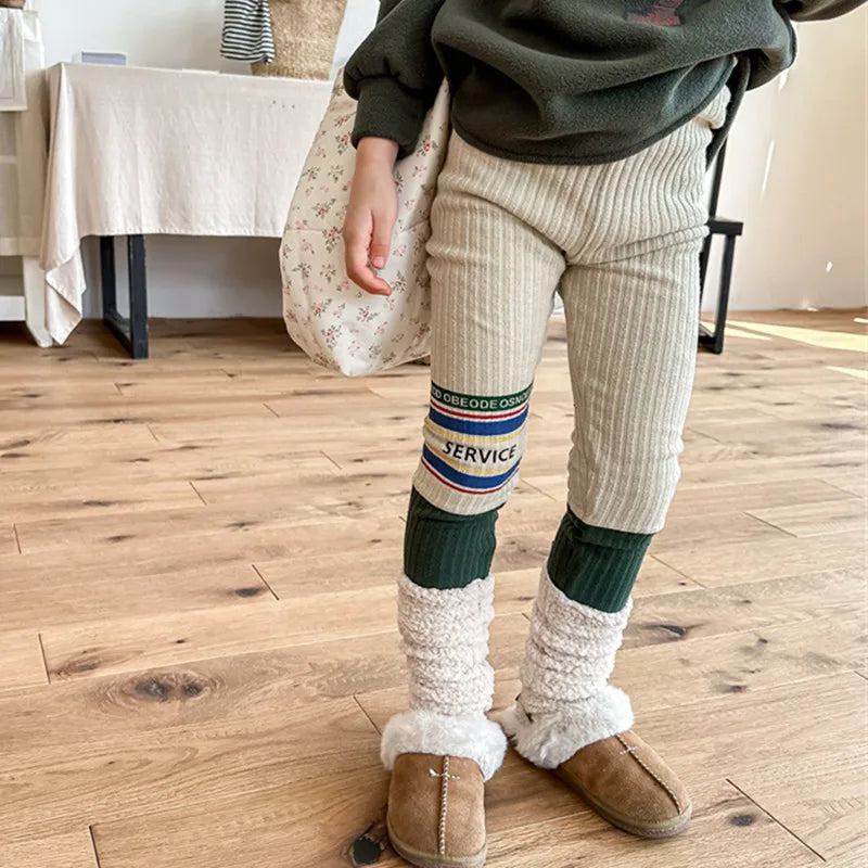 -キッズレギンスパンツ レターロゴパッチワーク 切り替えレギンス 裏フリース 2カラー ユニセックス 男の子 女の子 子供服 - mamahalo shop - レギンスパンツ -  べビー服 - 子供服 - 男の子 - 女の子