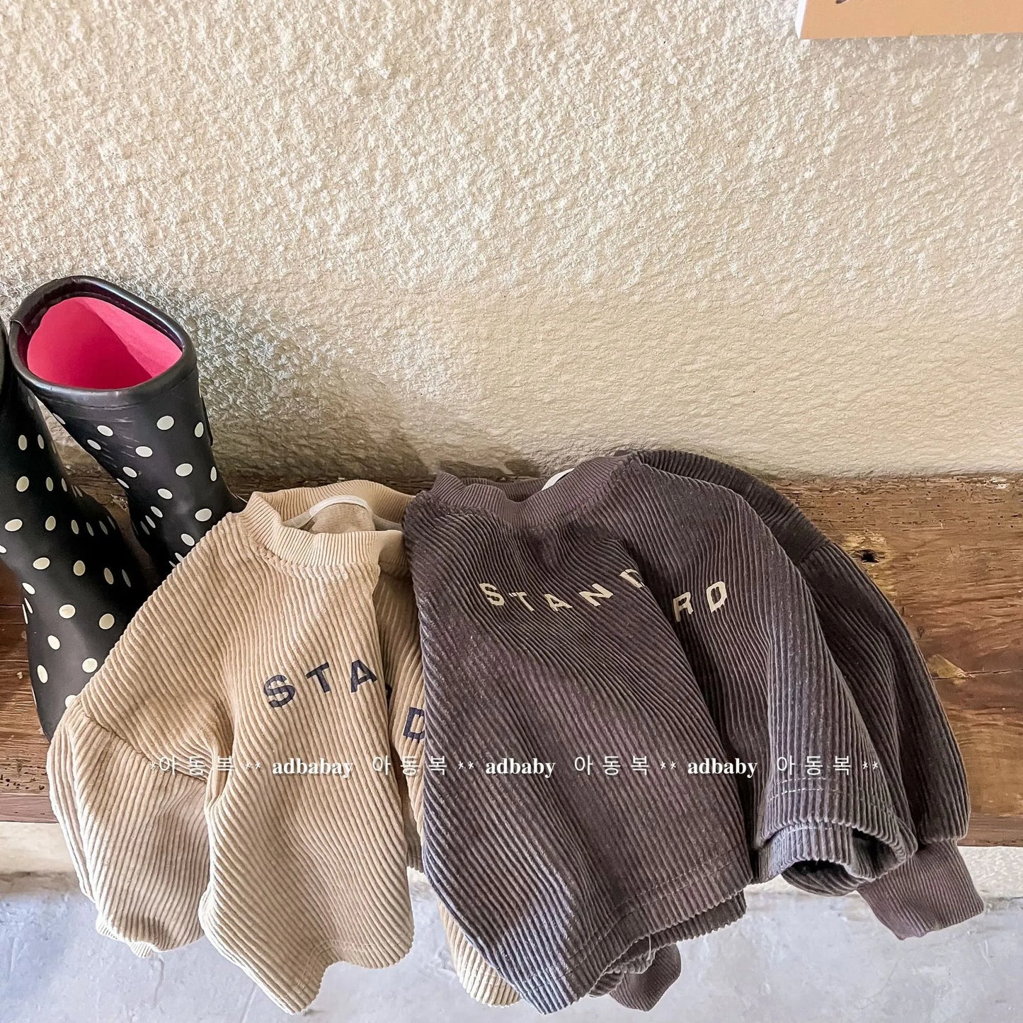 -キッズ レターロゴ コーデュロイ スウェット 長袖 Tシャツ - mamahalo shop - 長袖Tシャツ -  べビー服 - 子供服 - 男の子 - 女の子