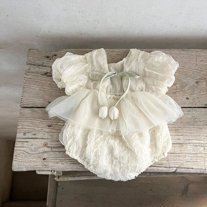 -ベビーロンパース 半袖ペプラムボディスーツ レース チューリップ ドレスロンパース 2カラー【mh0005624】 - mamahalo shop - 半袖ロンパース -  べビー服 - 子供服 - 男の子 - 女の子