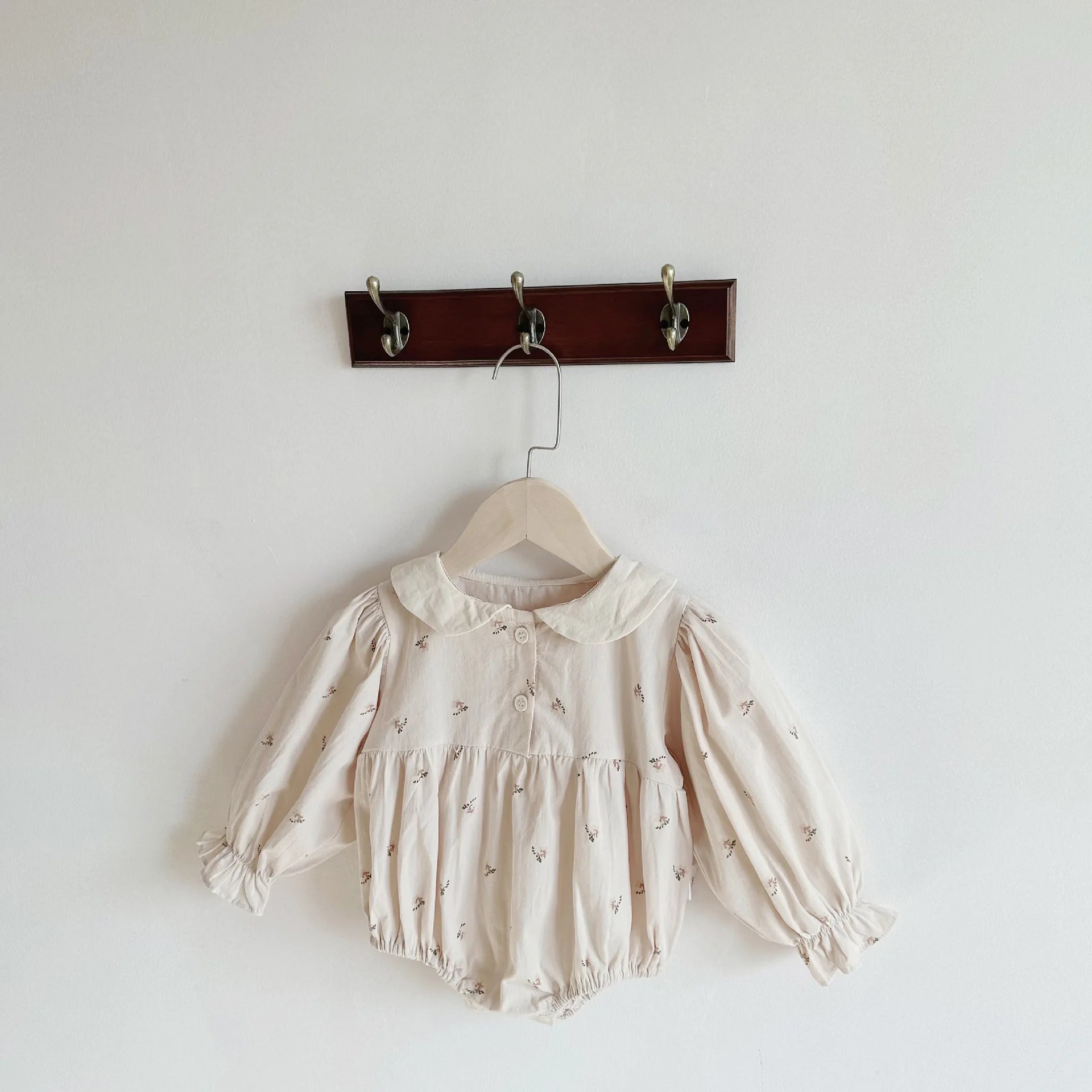 -ベビーロンパース 長袖パフスリーブボディスーツ 丸襟 フラワー小花柄プリント【mh0004667】 - mamahalo shop - 長袖ロンパース -  べビー服 - 子供服 - 男の子 - 女の子