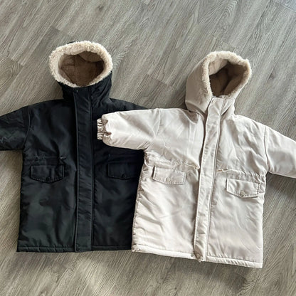 -キッズアウター ロングコート 裏ボアフリース フード付きコート ブラック ベージュ 2カラー ユニセックス 男の子 女の子 子供服 - mamahalo shop - ロングコート -  べビー服 - 子供服 - 男の子 - 女の子
