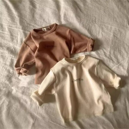 -ベビートップス cheeseプリントロゴ長袖Tシャツ 2カラー【mh0007198】 - mamahalo shop - 長袖Tシャツ -  べビー服 - 子供服 - 男の子 - 女の子