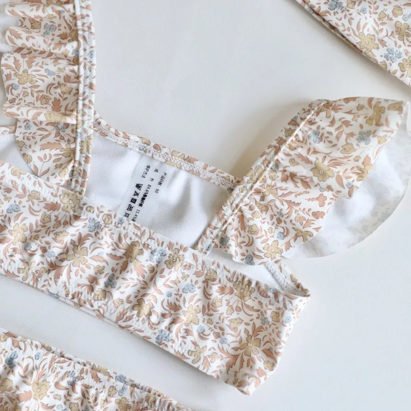 -キッズ水着 ガールズ ビキニ セパレート フリルトップス+パンツ+帽子セット フラワープリント 2カラー スイムウェア【mh0005995】 - mamahalo shop - ベビー用水着 -  べビー服 - 子供服 - 男の子 - 女の子