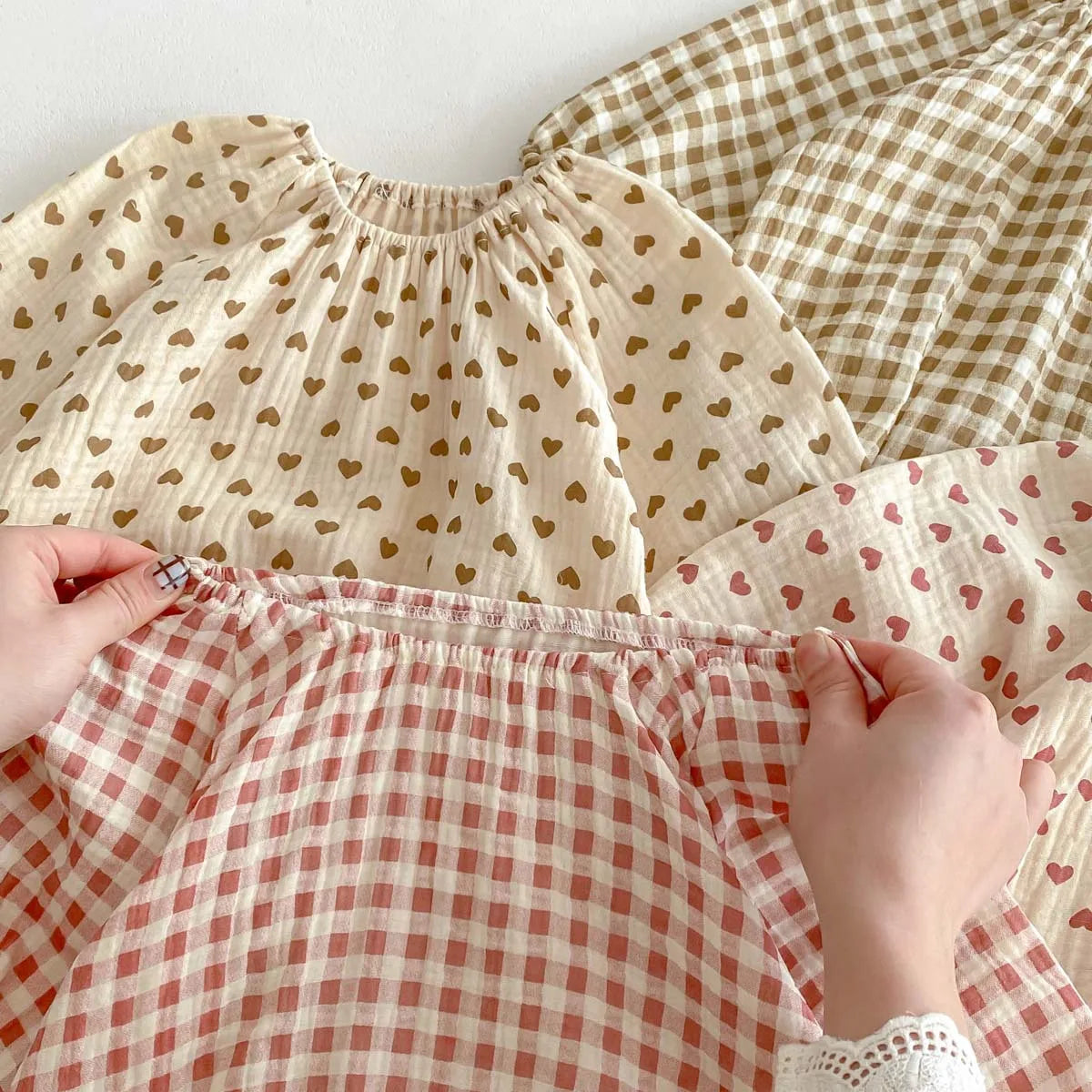 -☺︎  ベビーロンパース 長袖ルーズボディスーツ ハート チェックプリント柄 - mamahalo shop - 長袖ロンパース -  べビー服 - 子供服 - 男の子 - 女の子