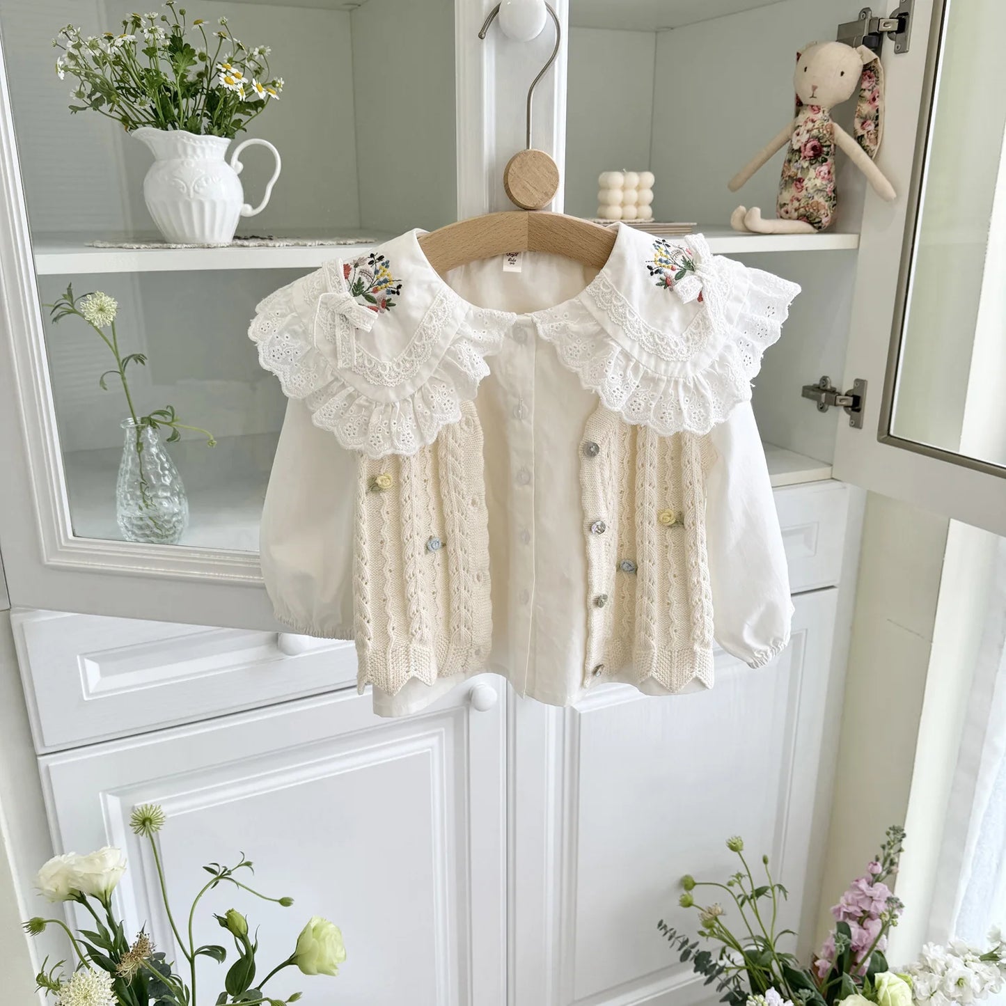 -キッズトップス 長袖ブラウス シャツ レース襟 フラワー花柄刺繍 リボン ホワイト - mamahalo shop - 長袖シャツ・ブラウス -  べビー服 - 子供服 - 男の子 - 女の子