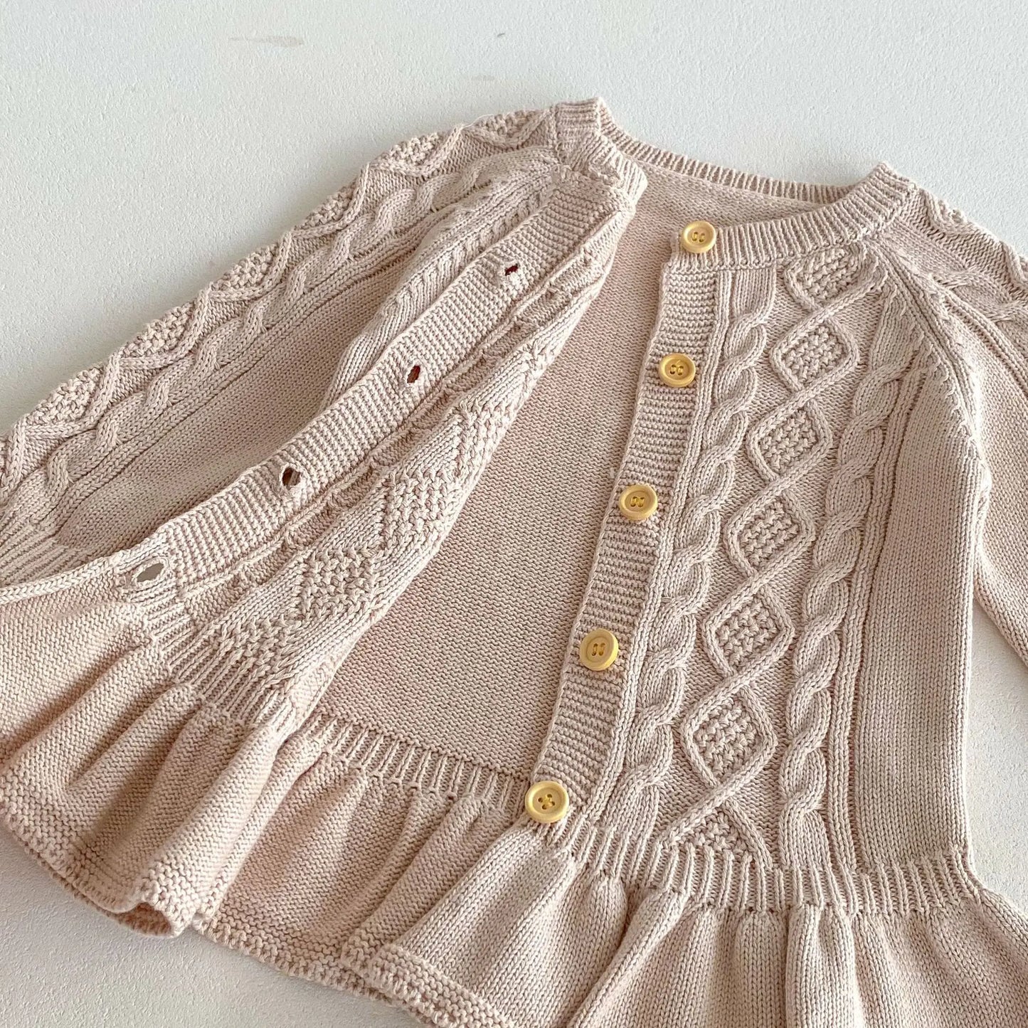 -キッズカーディガン ロングジャケット ペプラムフリル アランニット カーキ【mh0006646】 - mamahalo shop - カーディガン・パーカー -  べビー服 - 子供服 - 男の子 - 女の子