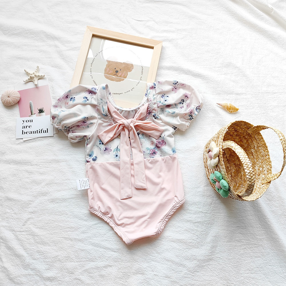 -ベビー 水着 フラワー 花柄 ドッキング 半袖 パフスリーブ ワンピース 帽子 セット スイムウェア ピンク ガールズ【mh0002069】 - mamahalo shop - ベビー用水着 -  べビー服 - 子供服 - 男の子 - 女の子