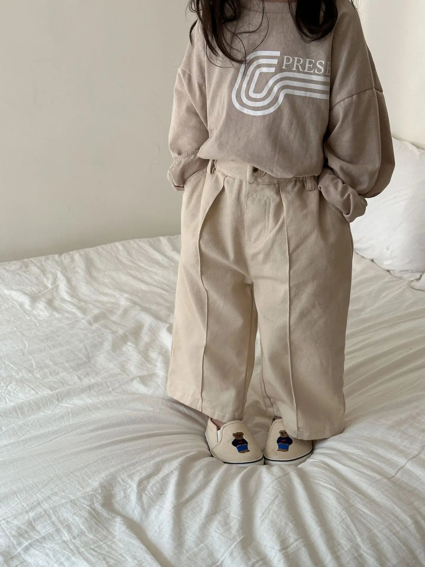 -キッズパンツ センタータック シンプルベーシック ルーズパンツ ベージュホワイト/コーヒー/2カラー - mamahalo shop - ロングパンツ・スウェットパンツ -  べビー服 - 子供服 - 男の子 - 女の子