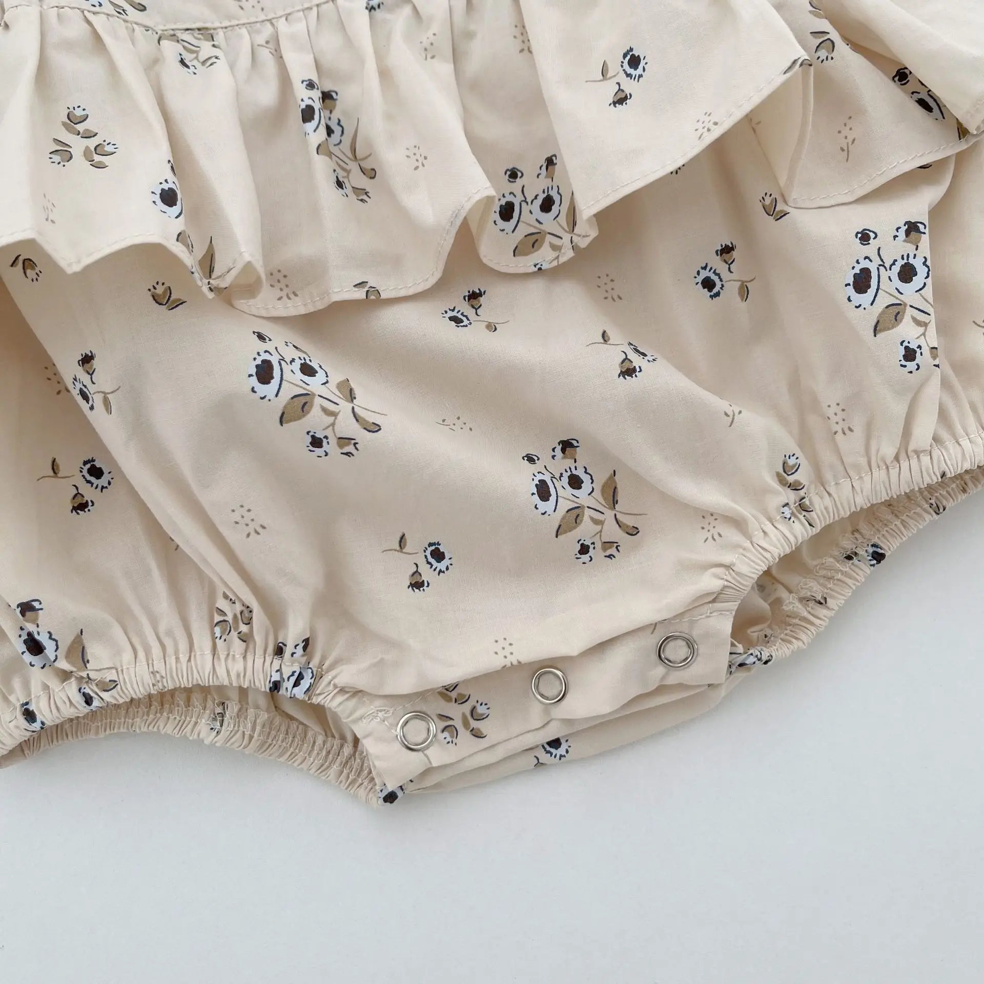 -ベビーロンパース ノースリーブボディスーツ フリル フラワー花柄プリント【mh0004649】 - mamahalo shop - ノースリーブロンパース -  べビー服 - 子供服 - 男の子 - 女の子