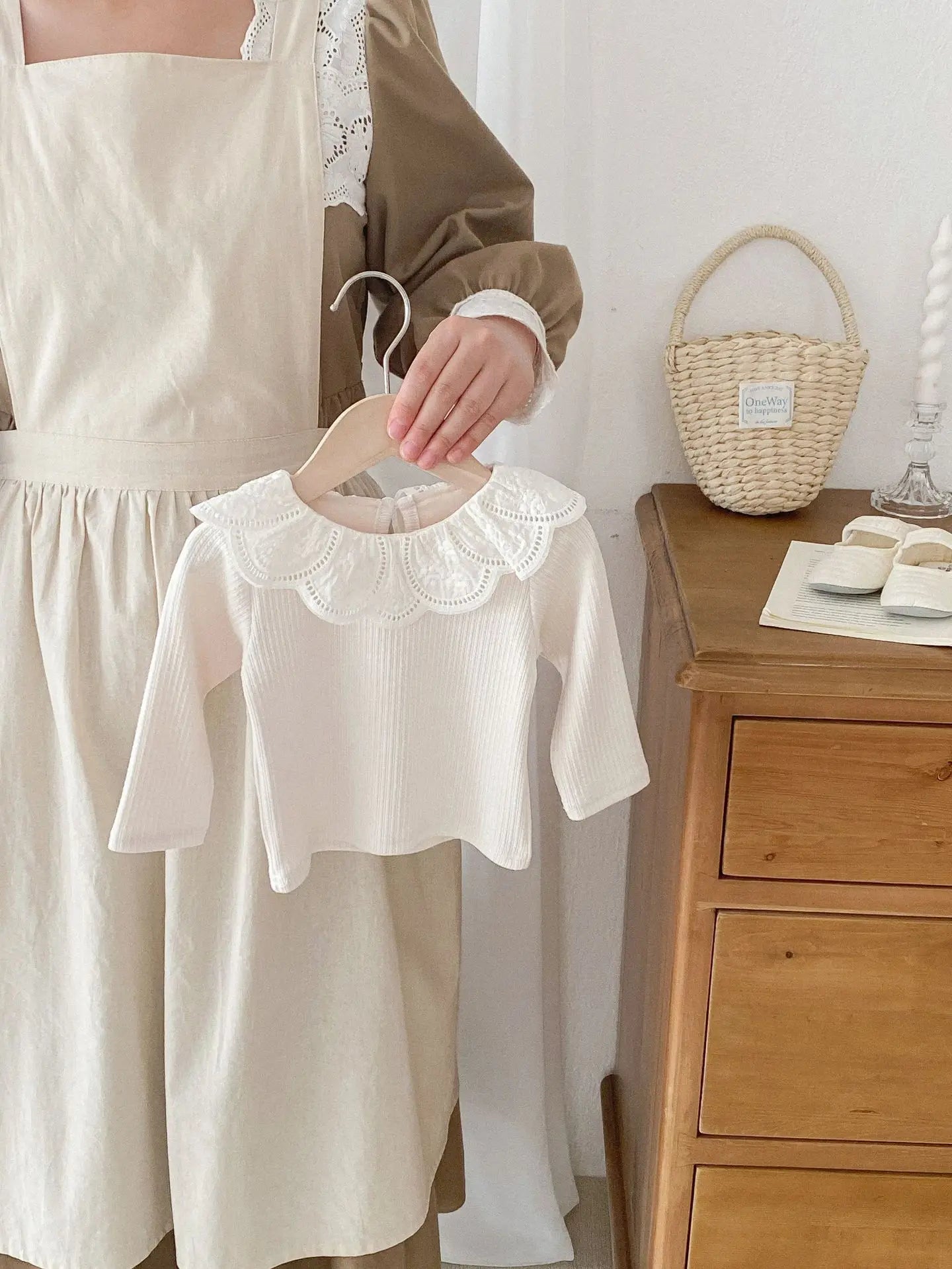 -ベビートップス 長袖Tシャツ フラワーレース襟 3カラー【mh0006370】 - mamahalo shop - 長袖Tシャツ -  べビー服 - 子供服 - 男の子 - 女の子